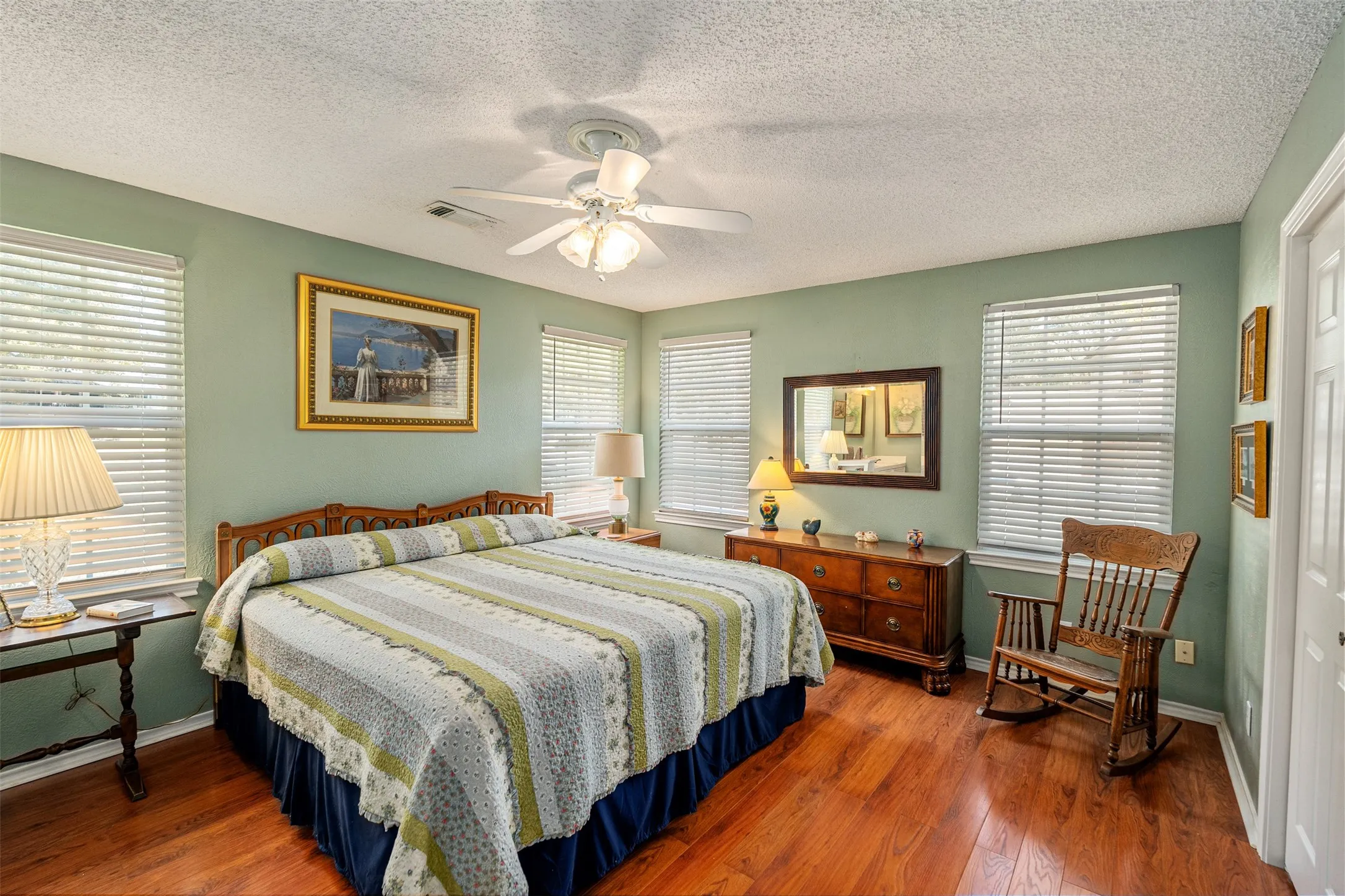 Single Family Residence For Sale in Henderson County , 1210 Aloha Road, Tool, Texas 75143, 3 Bedroom, 2 Bathroom, Garage spaces, 1,360 Sqft, built in 1980, mls#21378323, Real Estate Agent in Tool, Homes For Sale in Henderson county, Homes For Sale in Tool, Realtor in Tool Texas, Real Estate Brokerage Independent Realty Texas, Luminita Cordes Realtor