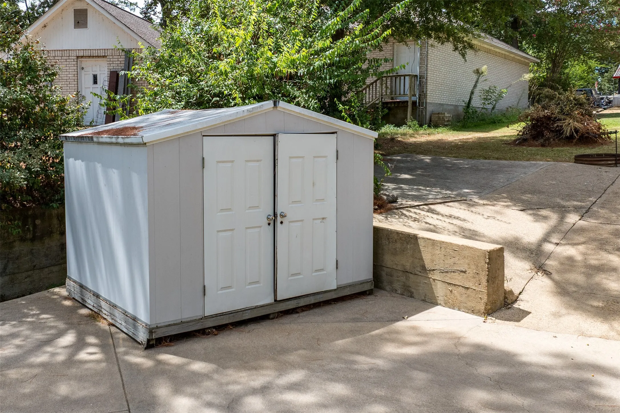 Single Family Residence For Sale in Henderson County , 1210 Aloha Road, Tool, Texas 75143, 3 Bedroom, 2 Bathroom, Garage spaces, 1,360 Sqft, built in 1980, mls#21378323, Real Estate Agent in Tool, Homes For Sale in Henderson county, Homes For Sale in Tool, Realtor in Tool Texas, Real Estate Brokerage Independent Realty Texas, Luminita Cordes Realtor