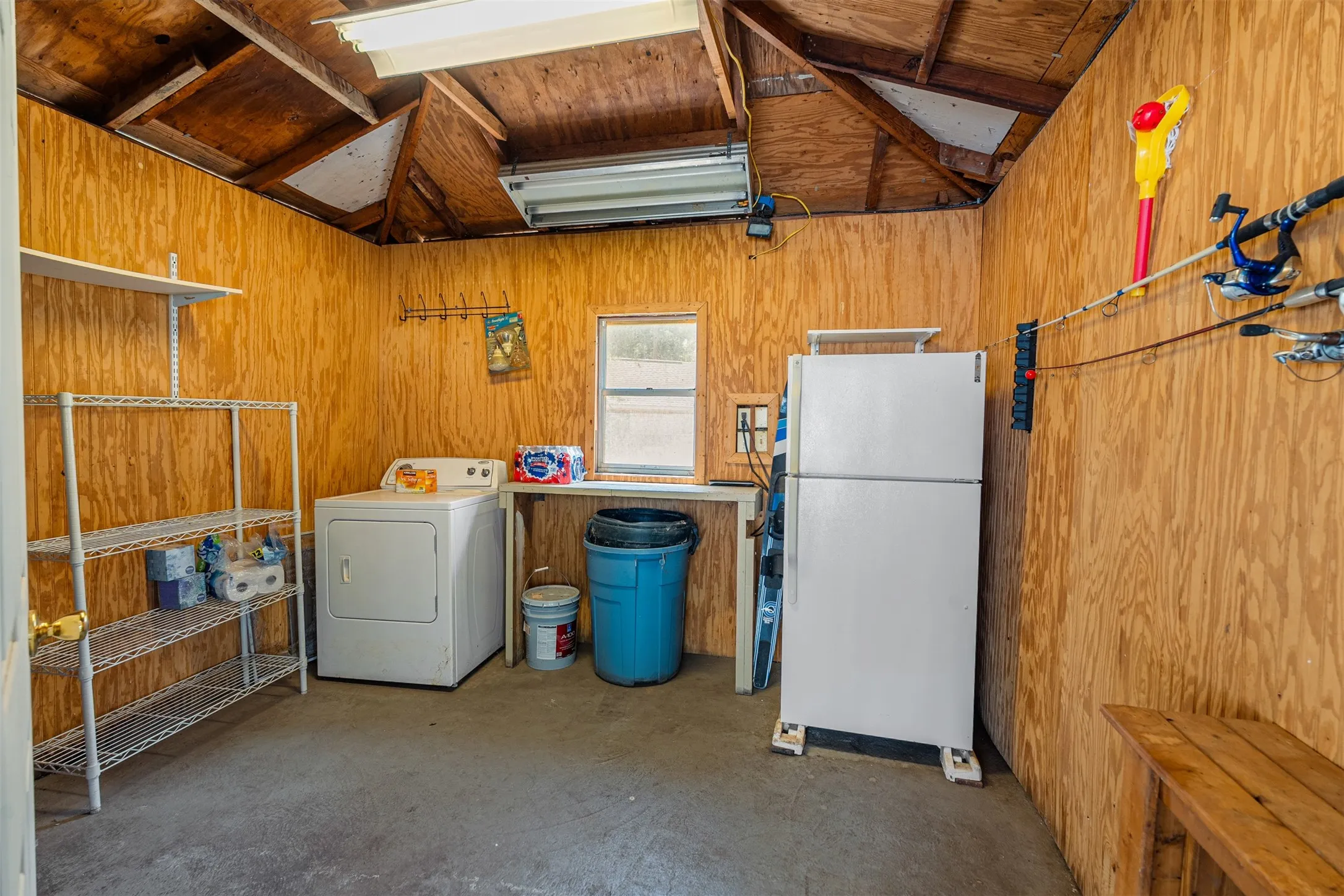 Single Family Residence For Sale in Henderson County , 1210 Aloha Road, Tool, Texas 75143, 3 Bedroom, 2 Bathroom, Garage spaces, 1,360 Sqft, built in 1980, mls#21378323, Real Estate Agent in Tool, Homes For Sale in Henderson county, Homes For Sale in Tool, Realtor in Tool Texas, Real Estate Brokerage Independent Realty Texas, Luminita Cordes Realtor