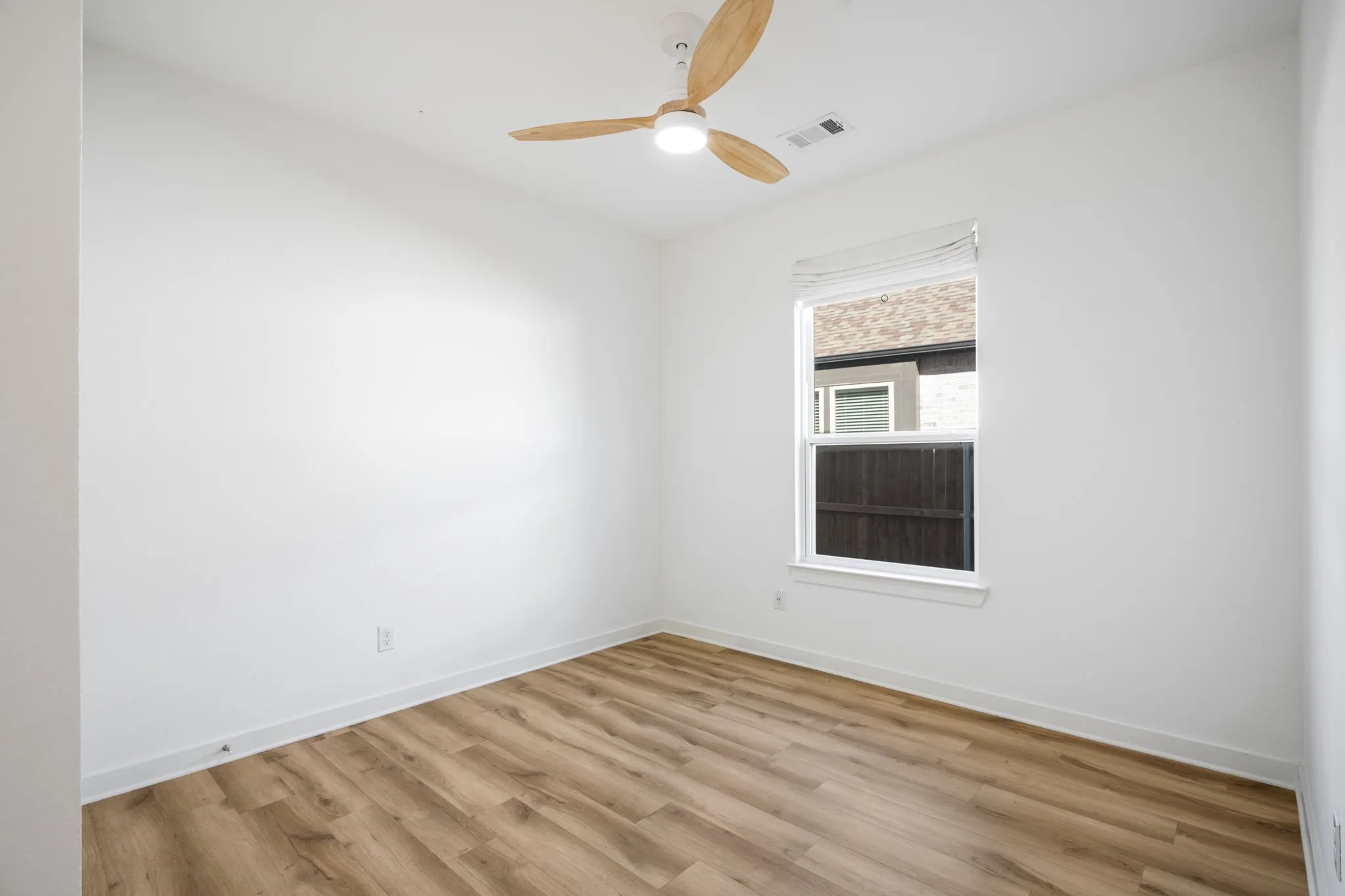 Single Family Residence For Sale in Denton County , 1825 Pelham Drive, Aubrey, Texas 76227, 4 Bedroom, 3 Bathroom, 2 Garage spaces, 2,393 Sqft, built in 2022, mls#21374781, Real Estate Agent in Aubrey, Homes For Sale in Denton county, Homes For Sale in Aubrey, Realtor in Aubrey Texas, Real Estate Brokerage Independent Realty Texas, Luminita Cordes Realtor