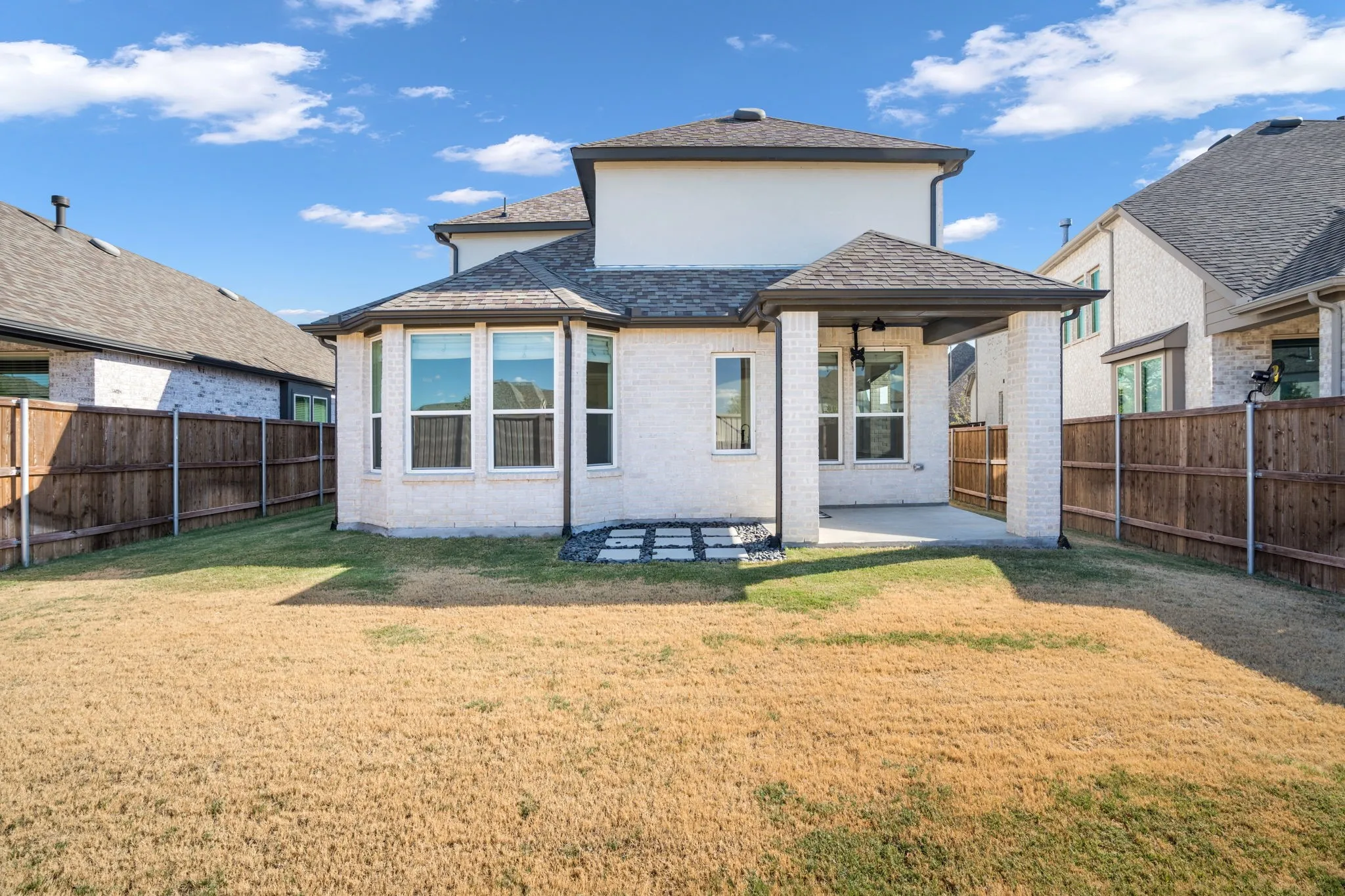 Single Family Residence For Sale in Denton County , 1825 Pelham Drive, Aubrey, Texas 76227, 4 Bedroom, 3 Bathroom, 2 Garage spaces, 2,393 Sqft, built in 2022, mls#21374781, Real Estate Agent in Aubrey, Homes For Sale in Denton county, Homes For Sale in Aubrey, Realtor in Aubrey Texas, Real Estate Brokerage Independent Realty Texas, Luminita Cordes Realtor