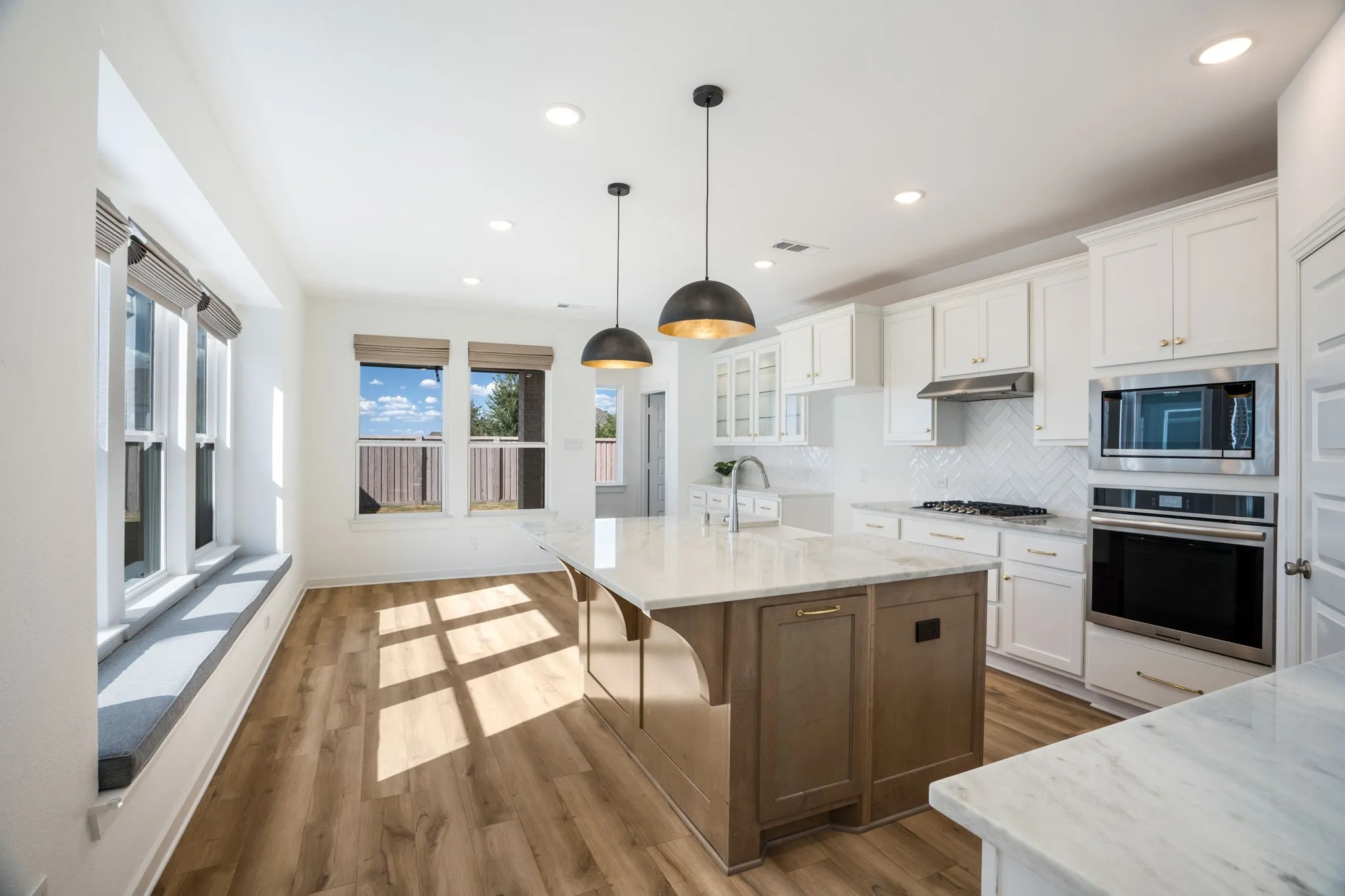 Single Family Residence For Sale in Denton County , 1825 Pelham Drive, Aubrey, Texas 76227, 4 Bedroom, 3 Bathroom, 2 Garage spaces, 2,393 Sqft, built in 2022, mls#21374781, Real Estate Agent in Aubrey, Homes For Sale in Denton county, Homes For Sale in Aubrey, Realtor in Aubrey Texas, Real Estate Brokerage Independent Realty Texas, Luminita Cordes Realtor