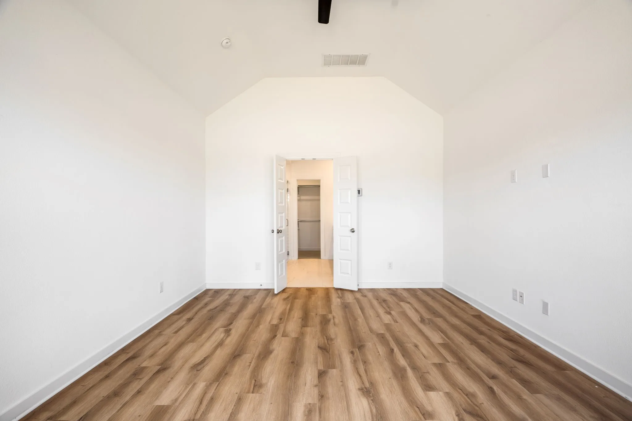 Single Family Residence For Sale in Denton County , 1825 Pelham Drive, Aubrey, Texas 76227, 4 Bedroom, 3 Bathroom, 2 Garage spaces, 2,393 Sqft, built in 2022, mls#21374781, Real Estate Agent in Aubrey, Homes For Sale in Denton county, Homes For Sale in Aubrey, Realtor in Aubrey Texas, Real Estate Brokerage Independent Realty Texas, Luminita Cordes Realtor