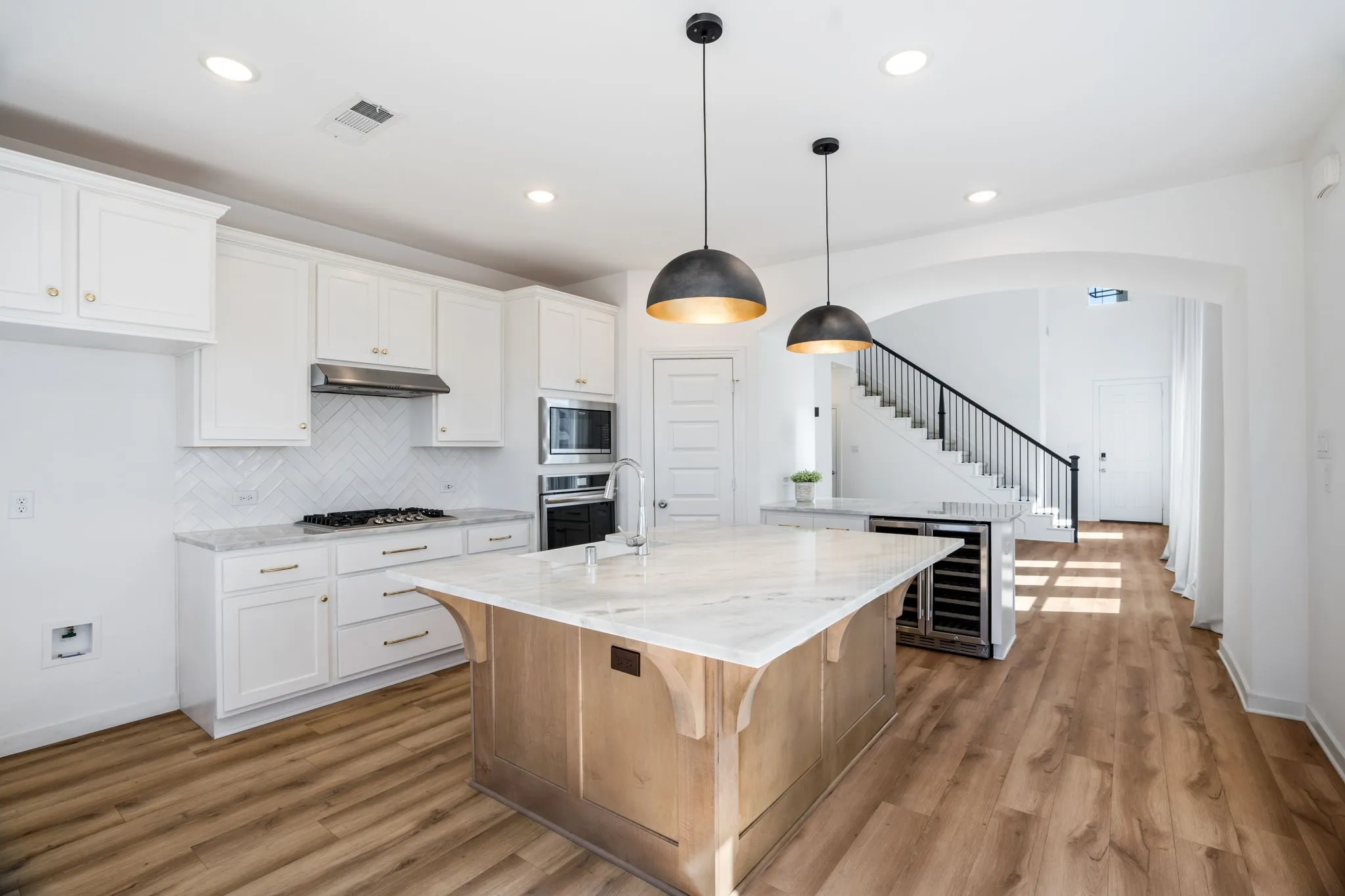 Single Family Residence For Sale in Denton County , 1825 Pelham Drive, Aubrey, Texas 76227, 4 Bedroom, 3 Bathroom, 2 Garage spaces, 2,393 Sqft, built in 2022, mls#21374781, Real Estate Agent in Aubrey, Homes For Sale in Denton county, Homes For Sale in Aubrey, Realtor in Aubrey Texas, Real Estate Brokerage Independent Realty Texas, Luminita Cordes Realtor