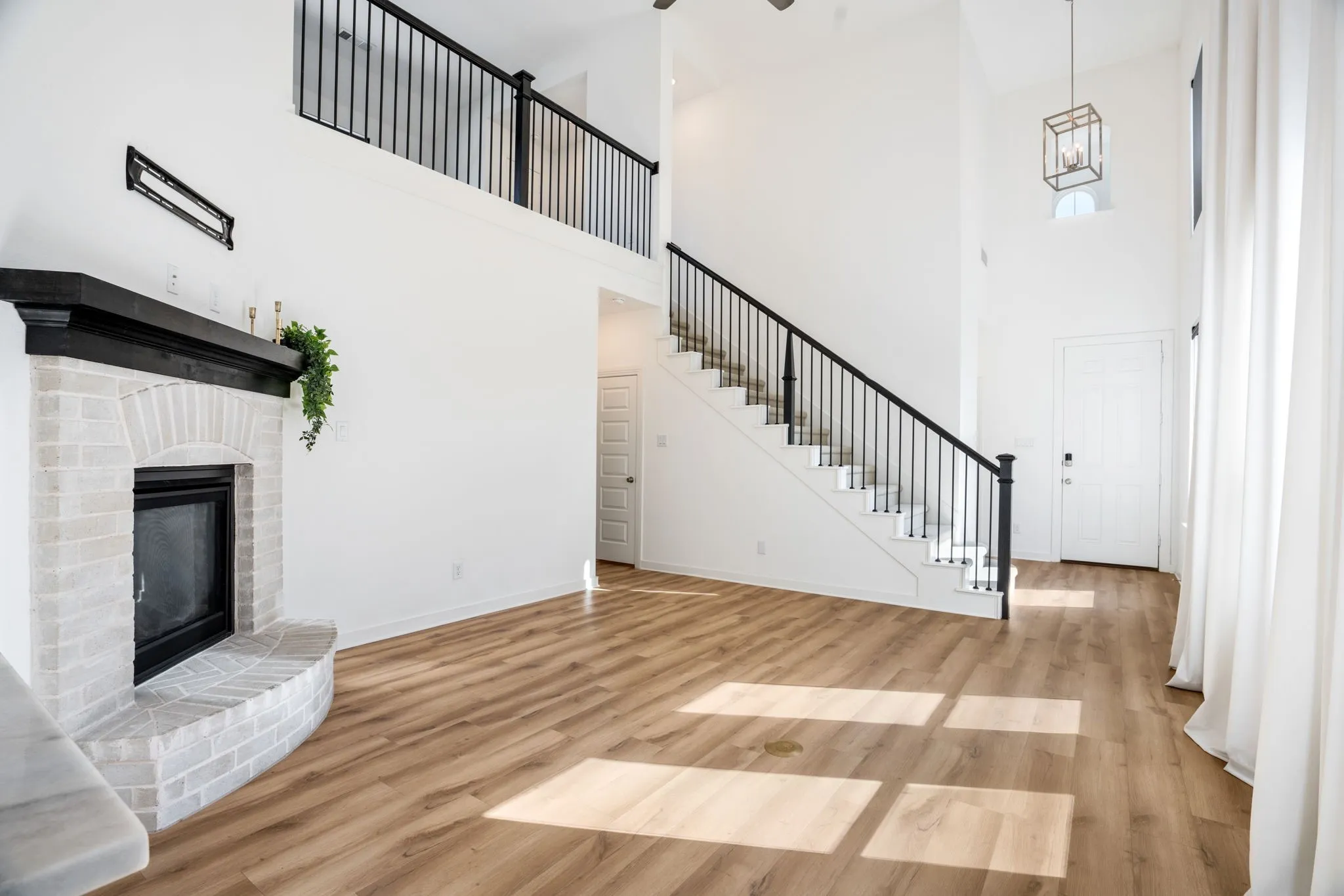 Single Family Residence For Sale in Denton County , 1825 Pelham Drive, Aubrey, Texas 76227, 4 Bedroom, 3 Bathroom, 2 Garage spaces, 2,393 Sqft, built in 2022, mls#21374781, Real Estate Agent in Aubrey, Homes For Sale in Denton county, Homes For Sale in Aubrey, Realtor in Aubrey Texas, Real Estate Brokerage Independent Realty Texas, Luminita Cordes Realtor