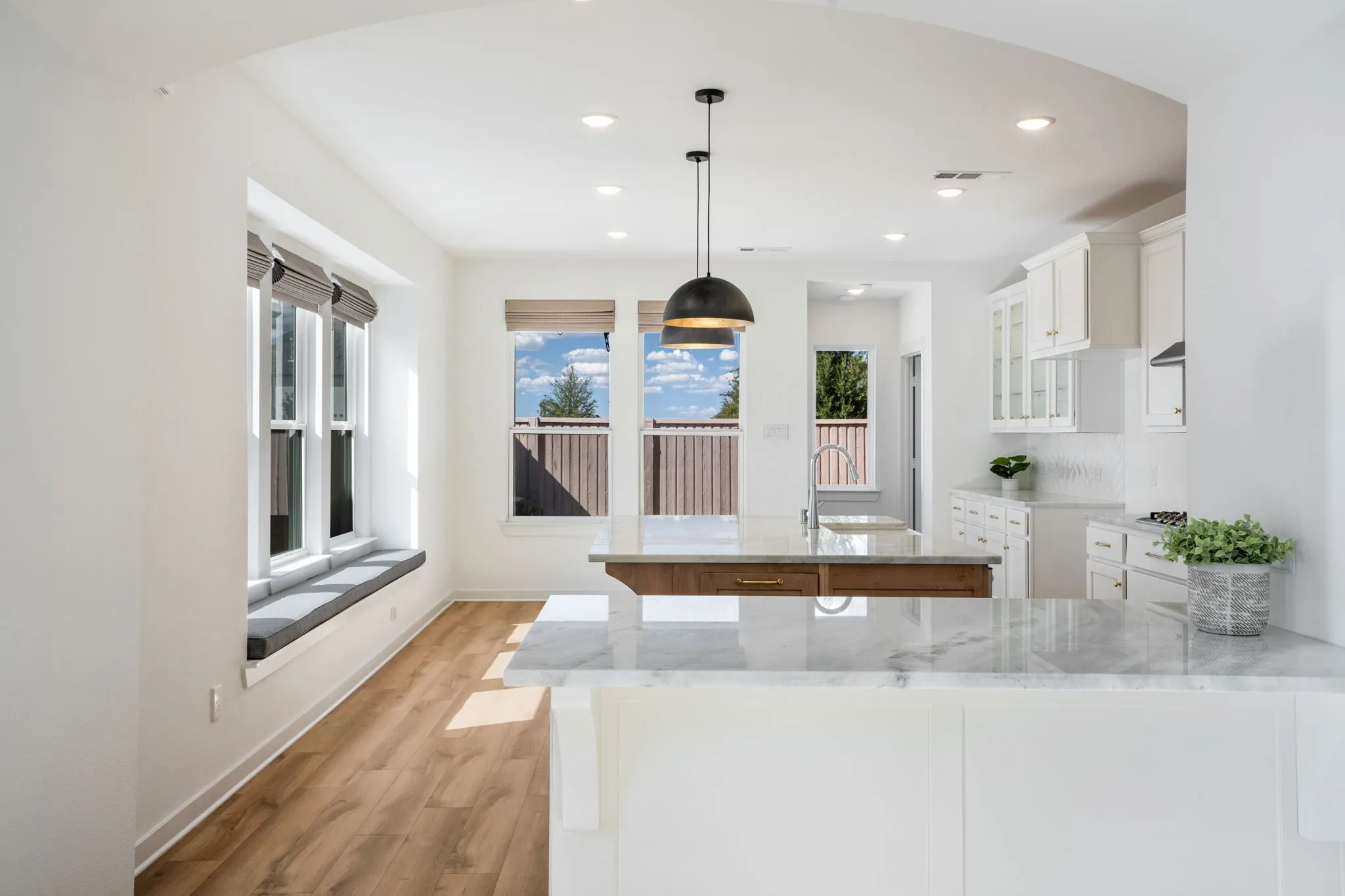Single Family Residence For Sale in Denton County , 1825 Pelham Drive, Aubrey, Texas 76227, 4 Bedroom, 3 Bathroom, 2 Garage spaces, 2,393 Sqft, built in 2022, mls#21374781, Real Estate Agent in Aubrey, Homes For Sale in Denton county, Homes For Sale in Aubrey, Realtor in Aubrey Texas, Real Estate Brokerage Independent Realty Texas, Luminita Cordes Realtor