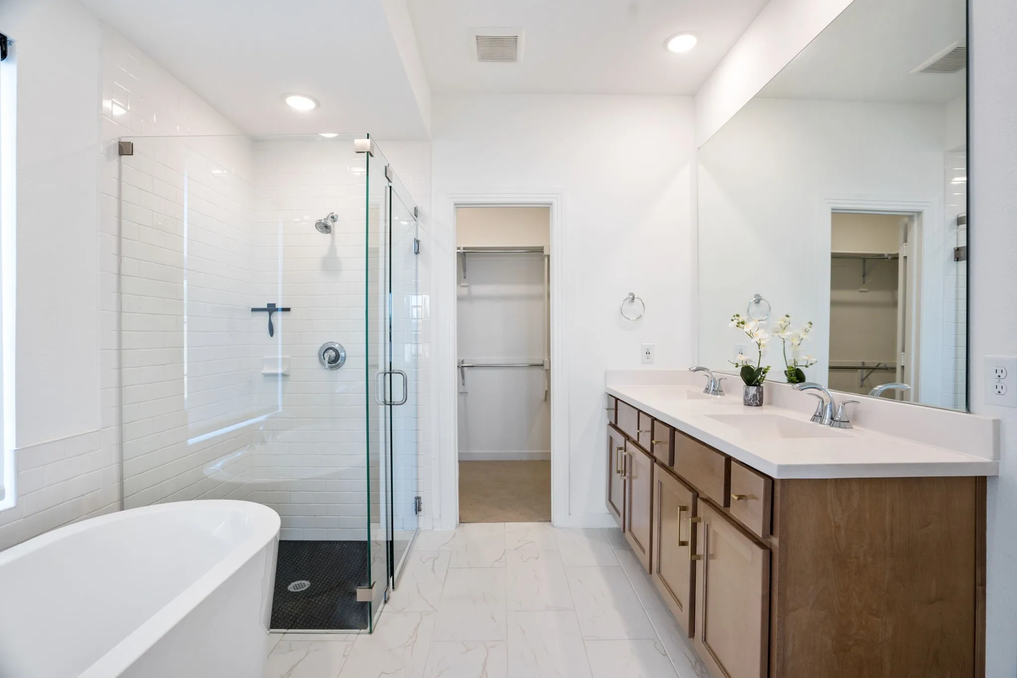 Single Family Residence For Sale in Denton County , 1825 Pelham Drive, Aubrey, Texas 76227, 4 Bedroom, 3 Bathroom, 2 Garage spaces, 2,393 Sqft, built in 2022, mls#21374781, Real Estate Agent in Aubrey, Homes For Sale in Denton county, Homes For Sale in Aubrey, Realtor in Aubrey Texas, Real Estate Brokerage Independent Realty Texas, Luminita Cordes Realtor