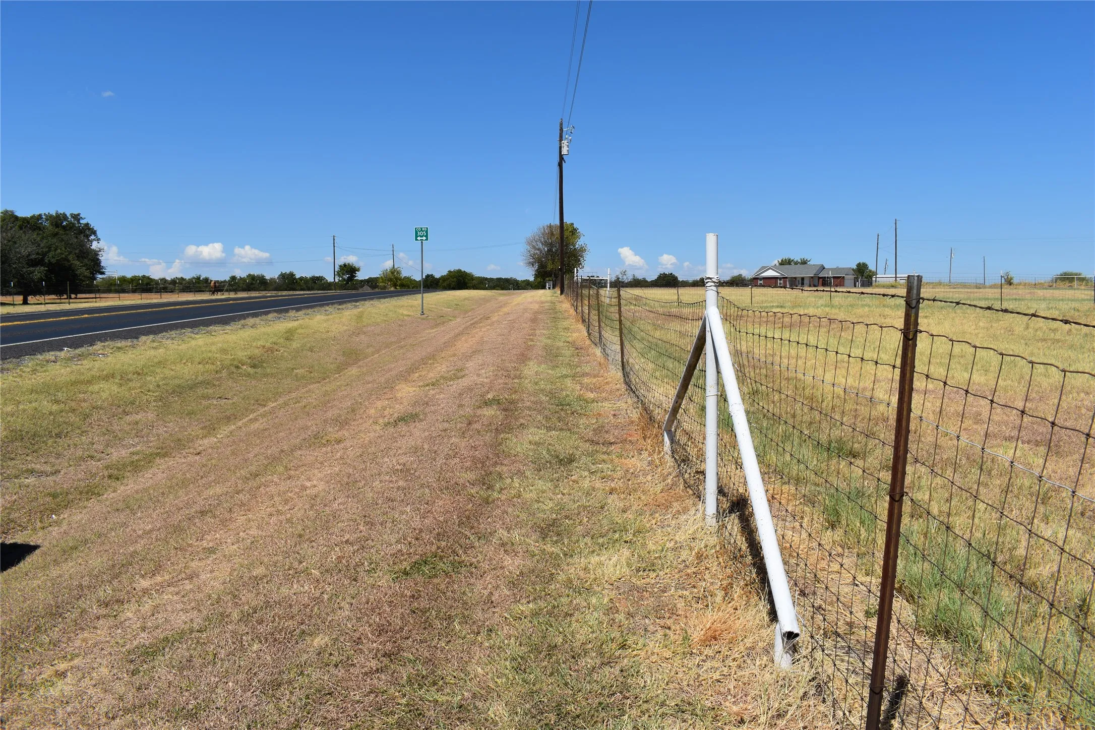 view of front of property towards FM 4