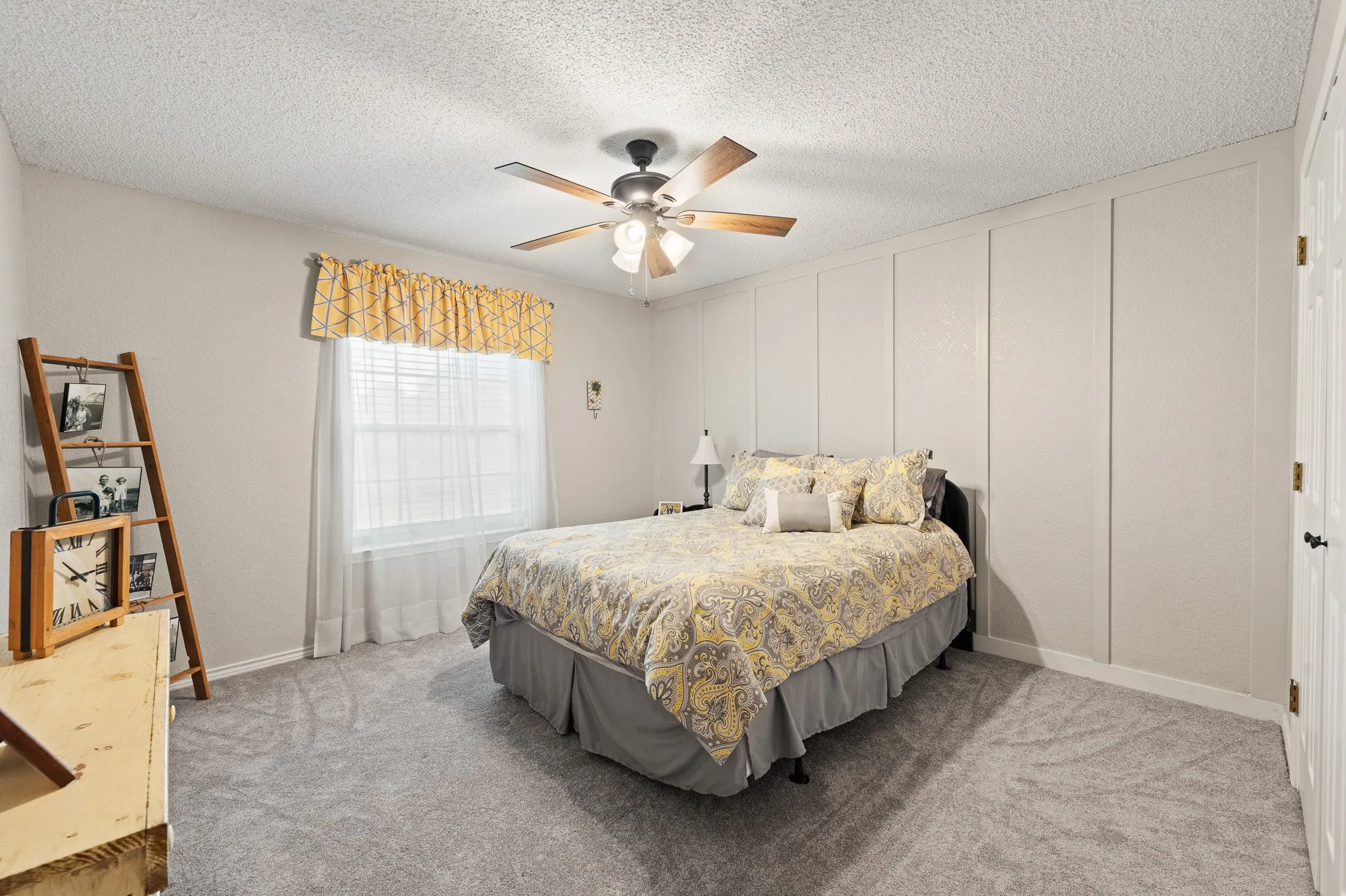 Single Family Residence For Sale in Johnson County , 1004 Canyon Court, Cleburne, Texas 76033, 5 Bedroom, 4 Bathroom, 4 Garage spaces, 3,473 Sqft, built in 1988, mls#21378750, Real Estate Agent in Cleburne, Homes For Sale in Johnson county, Homes For Sale in Cleburne, Realtor in Cleburne Texas, Real Estate Brokerage Independent Realty Texas, Luminita Cordes Realtor