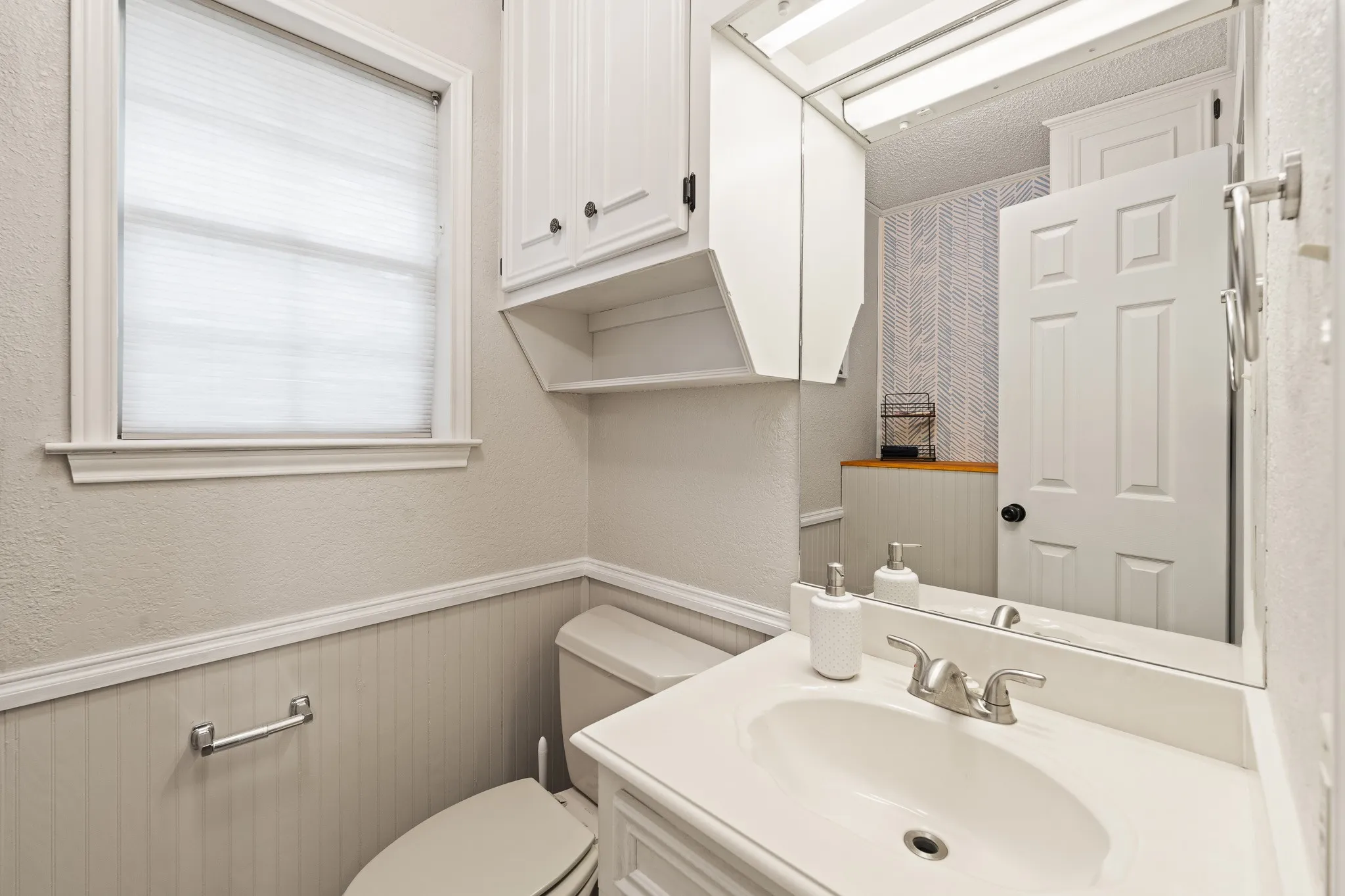 Single Family Residence For Sale in Johnson County , 1004 Canyon Court, Cleburne, Texas 76033, 5 Bedroom, 4 Bathroom, 4 Garage spaces, 3,473 Sqft, built in 1988, mls#21378750, Real Estate Agent in Cleburne, Homes For Sale in Johnson county, Homes For Sale in Cleburne, Realtor in Cleburne Texas, Real Estate Brokerage Independent Realty Texas, Luminita Cordes Realtor
