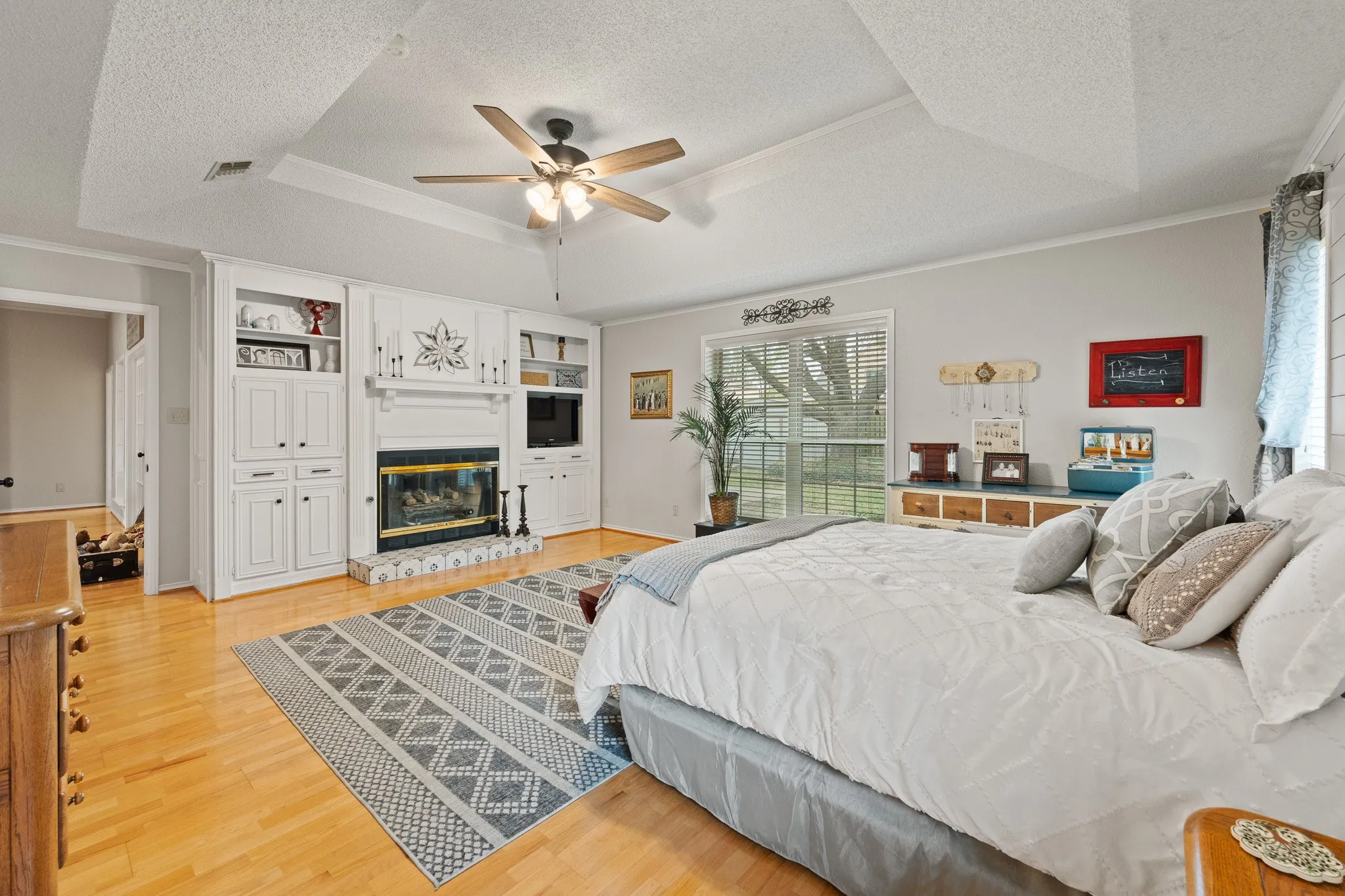 Single Family Residence For Sale in Johnson County , 1004 Canyon Court, Cleburne, Texas 76033, 5 Bedroom, 4 Bathroom, 4 Garage spaces, 3,473 Sqft, built in 1988, mls#21378750, Real Estate Agent in Cleburne, Homes For Sale in Johnson county, Homes For Sale in Cleburne, Realtor in Cleburne Texas, Real Estate Brokerage Independent Realty Texas, Luminita Cordes Realtor