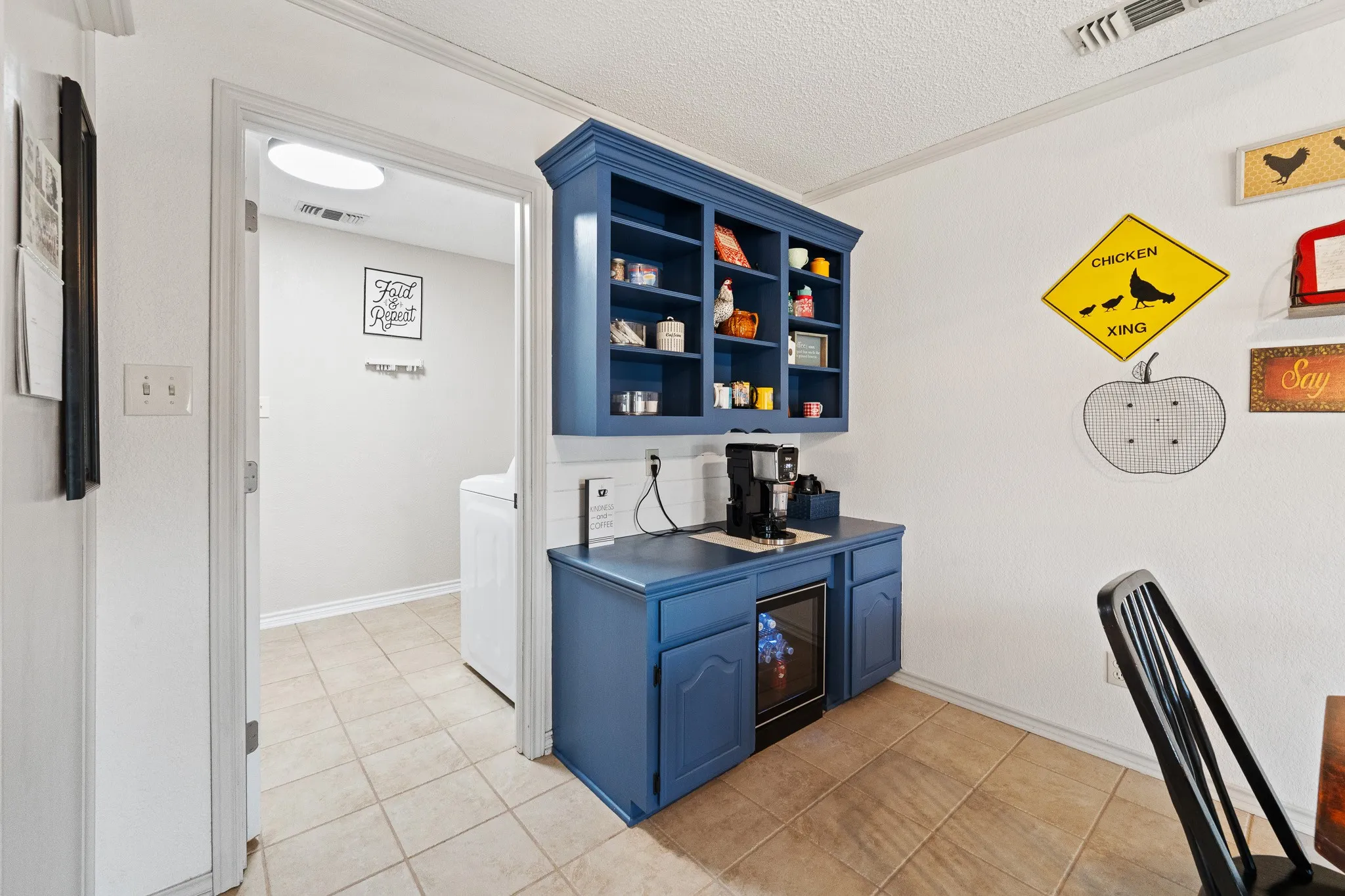 Single Family Residence For Sale in Johnson County , 1004 Canyon Court, Cleburne, Texas 76033, 5 Bedroom, 4 Bathroom, 4 Garage spaces, 3,473 Sqft, built in 1988, mls#21378750, Real Estate Agent in Cleburne, Homes For Sale in Johnson county, Homes For Sale in Cleburne, Realtor in Cleburne Texas, Real Estate Brokerage Independent Realty Texas, Luminita Cordes Realtor