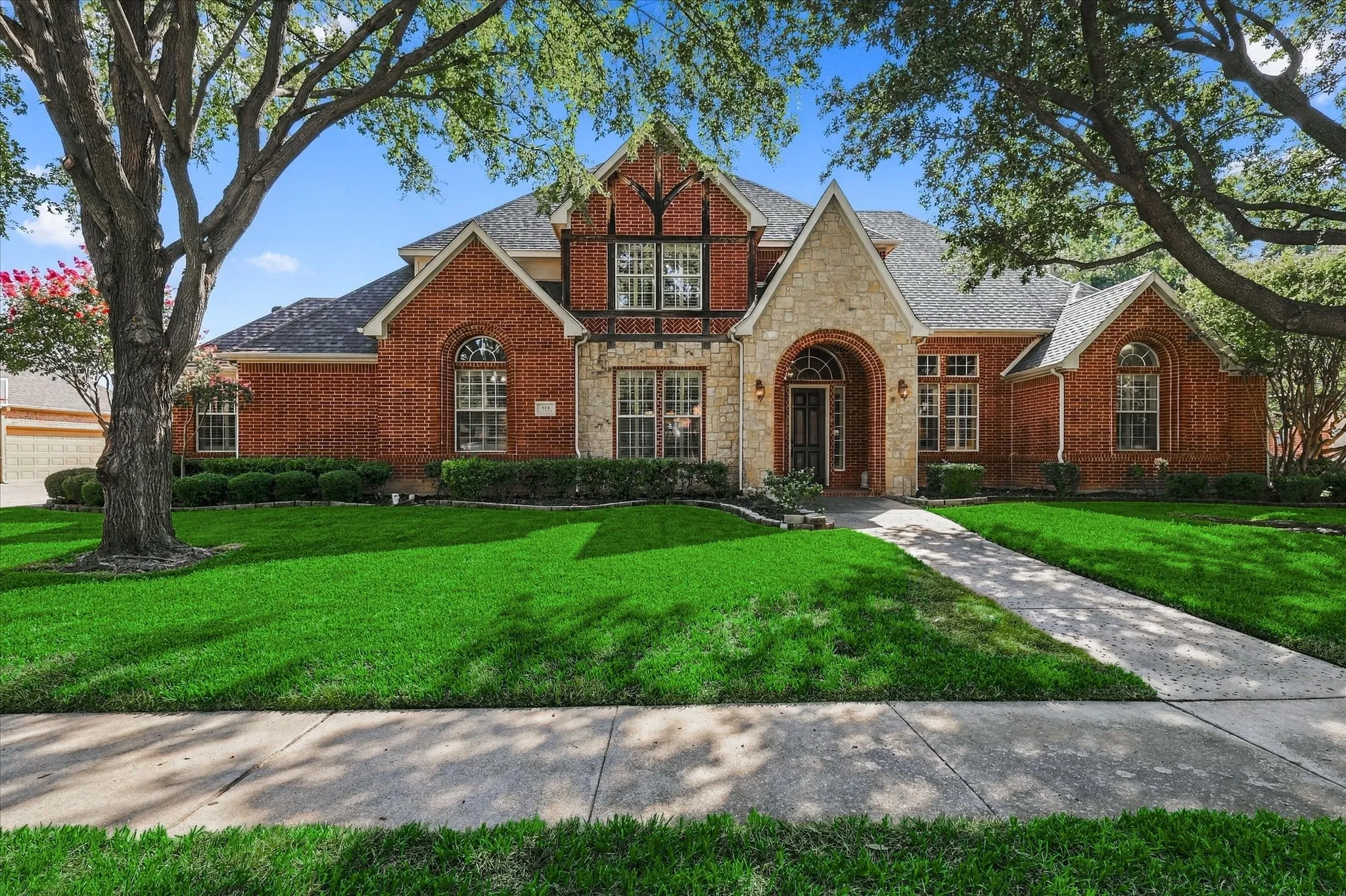Single Family Residence For Sale in Dallas County , 614 Castle Creek Drive, Coppell, Texas 75019, 4 Bedroom, 4 Bathroom, 3 Garage spaces, 4,227 Sqft, built in 1997, mls#21378740, Real Estate Agent in Coppell, Homes For Sale in Dallas county, Homes For Sale in Coppell, Realtor in Coppell Texas, Real Estate Brokerage Independent Realty Texas, Luminita Cordes Realtor