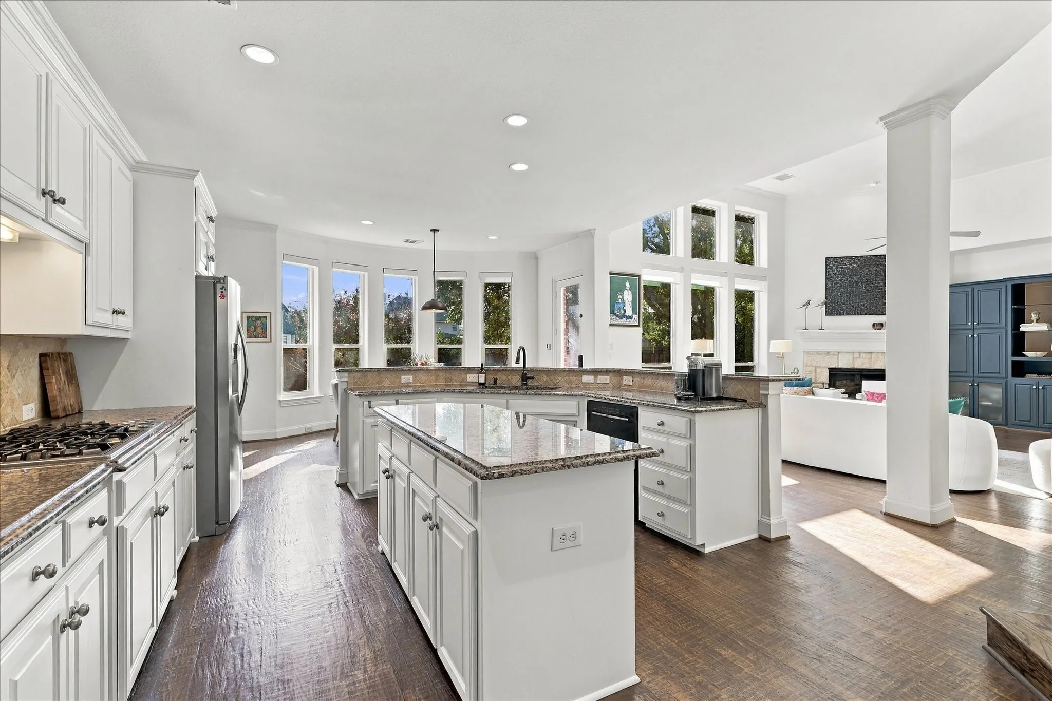 Single Family Residence For Sale in Dallas County , 614 Castle Creek Drive, Coppell, Texas 75019, 4 Bedroom, 4 Bathroom, 3 Garage spaces, 4,227 Sqft, built in 1997, mls#21378740, Real Estate Agent in Coppell, Homes For Sale in Dallas county, Homes For Sale in Coppell, Realtor in Coppell Texas, Real Estate Brokerage Independent Realty Texas, Luminita Cordes Realtor
