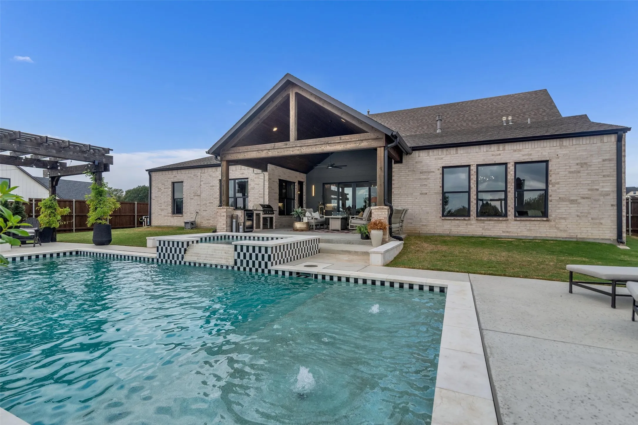 Single Family Residence For Sale in Grayson County , 2702 Stonecrest Drive, Sherman, Texas 75092, 3 Bedroom, 4 Bathroom, 3 Garage spaces, 3,152 Sqft, built in 2024, mls#21378019, Real Estate Agent in Sherman, Homes For Sale in Grayson county, Homes For Sale in Sherman, Realtor in Sherman Texas, Real Estate Brokerage Independent Realty Texas, Luminita Cordes Realtor