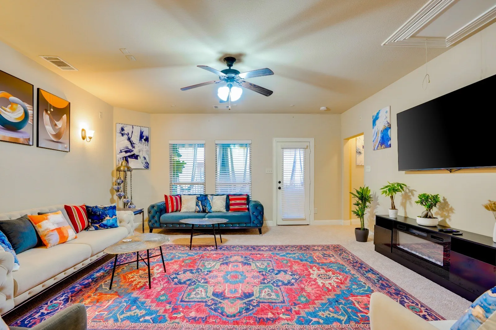 Recessed ceiling with an integrated ceiling fan and light fixture