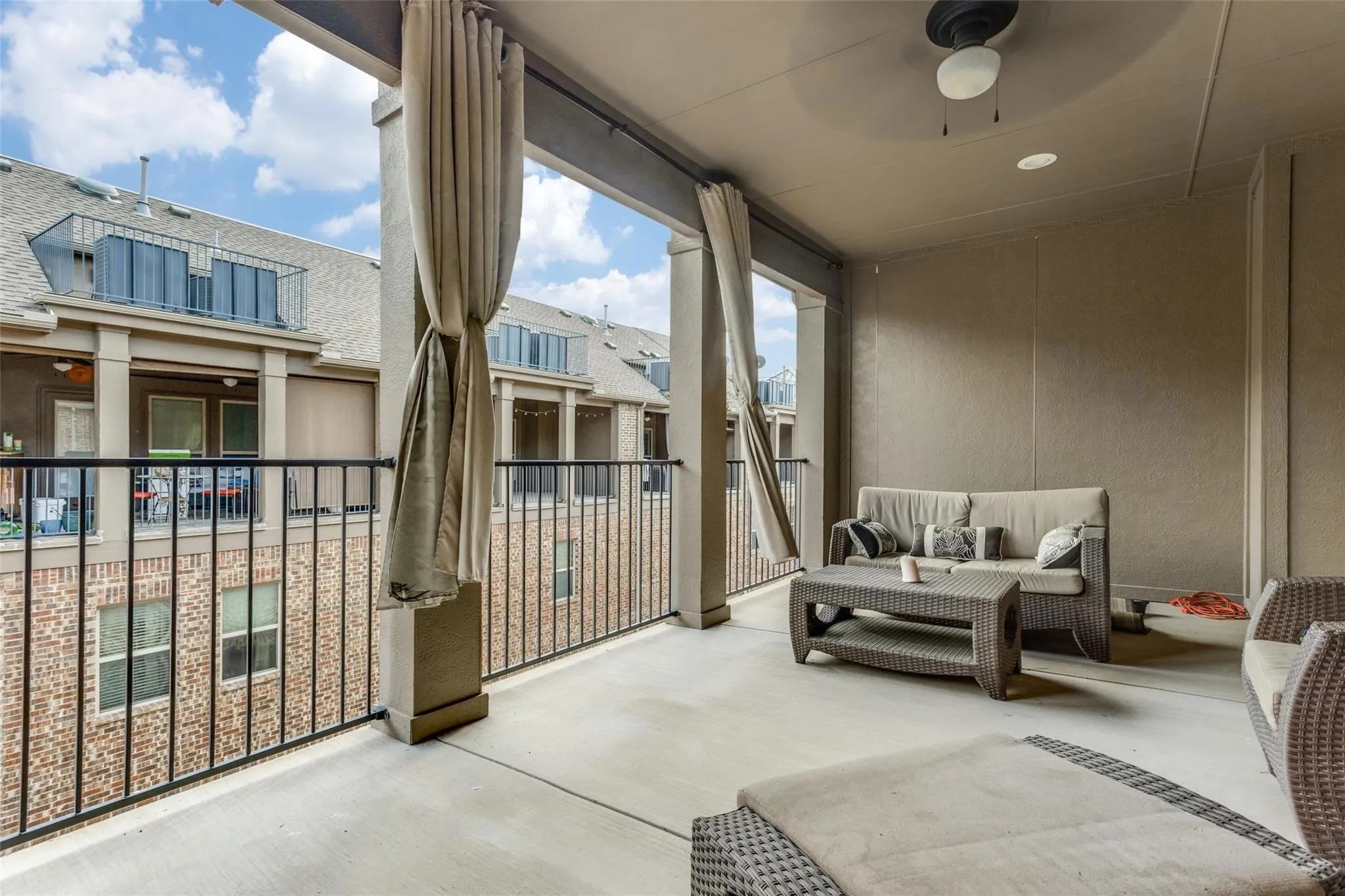 Townhouse For Sale in Collin County , 5716 Kate Avenue, Plano, Texas 75024, 3 Bedroom, 4 Bathroom, 2 Garage spaces, 2,065 Sqft, built in 2012, mls#21378758, Real Estate Agent in Plano, Homes For Sale in Collin county, Homes For Sale in Plano, Realtor in Plano Texas, Real Estate Brokerage Independent Realty Texas, Luminita Cordes Realtor