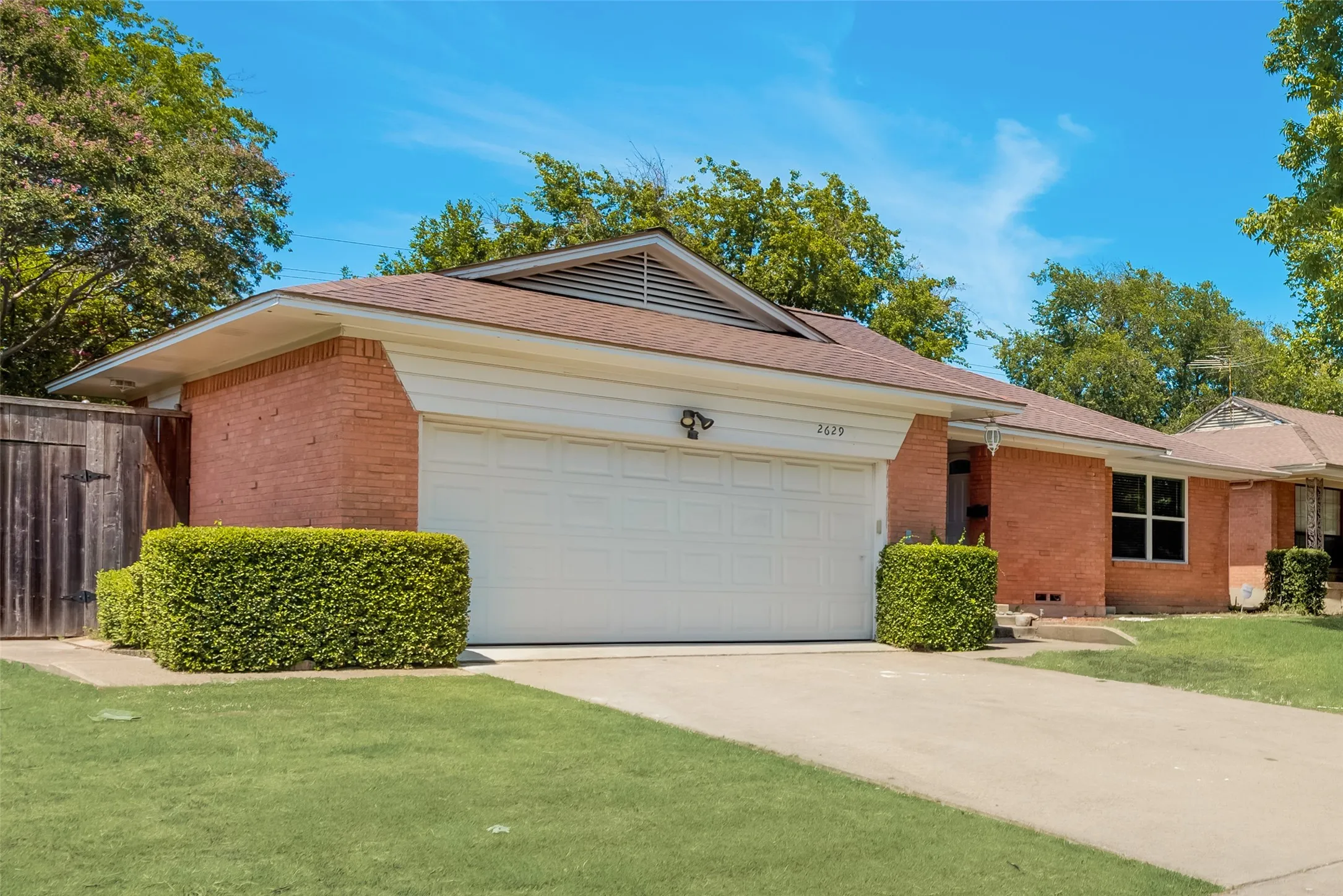 Single Family Residence For Rent in Dallas County , 2629 San Medina Avenue, Dallas, Texas 75228, 3 Bedroom, 2 Bathroom, 2 Garage spaces, 1,545 Sqft, built in 1956, mls#21378759, Real Estate Agent in Dallas, Homes For Rent in Dallas county, Homes For Rent in Dallas, Realtor in Dallas Texas, Real Estate Brokerage Independent Realty Texas, Luminita Cordes Realtor