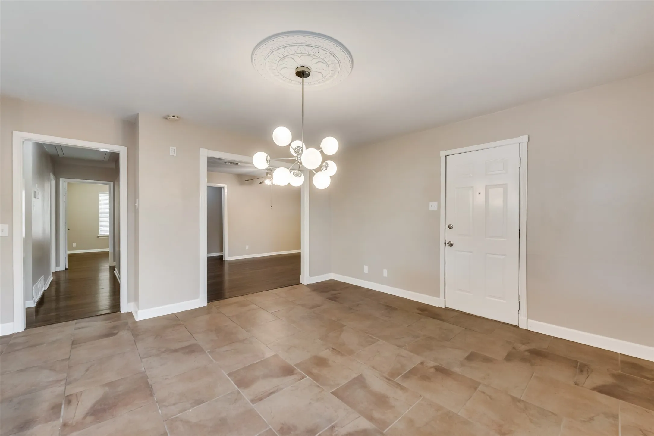 Single Family Residence For Rent in Dallas County , 2629 San Medina Avenue, Dallas, Texas 75228, 3 Bedroom, 2 Bathroom, 2 Garage spaces, 1,545 Sqft, built in 1956, mls#21378759, Real Estate Agent in Dallas, Homes For Rent in Dallas county, Homes For Rent in Dallas, Realtor in Dallas Texas, Real Estate Brokerage Independent Realty Texas, Luminita Cordes Realtor