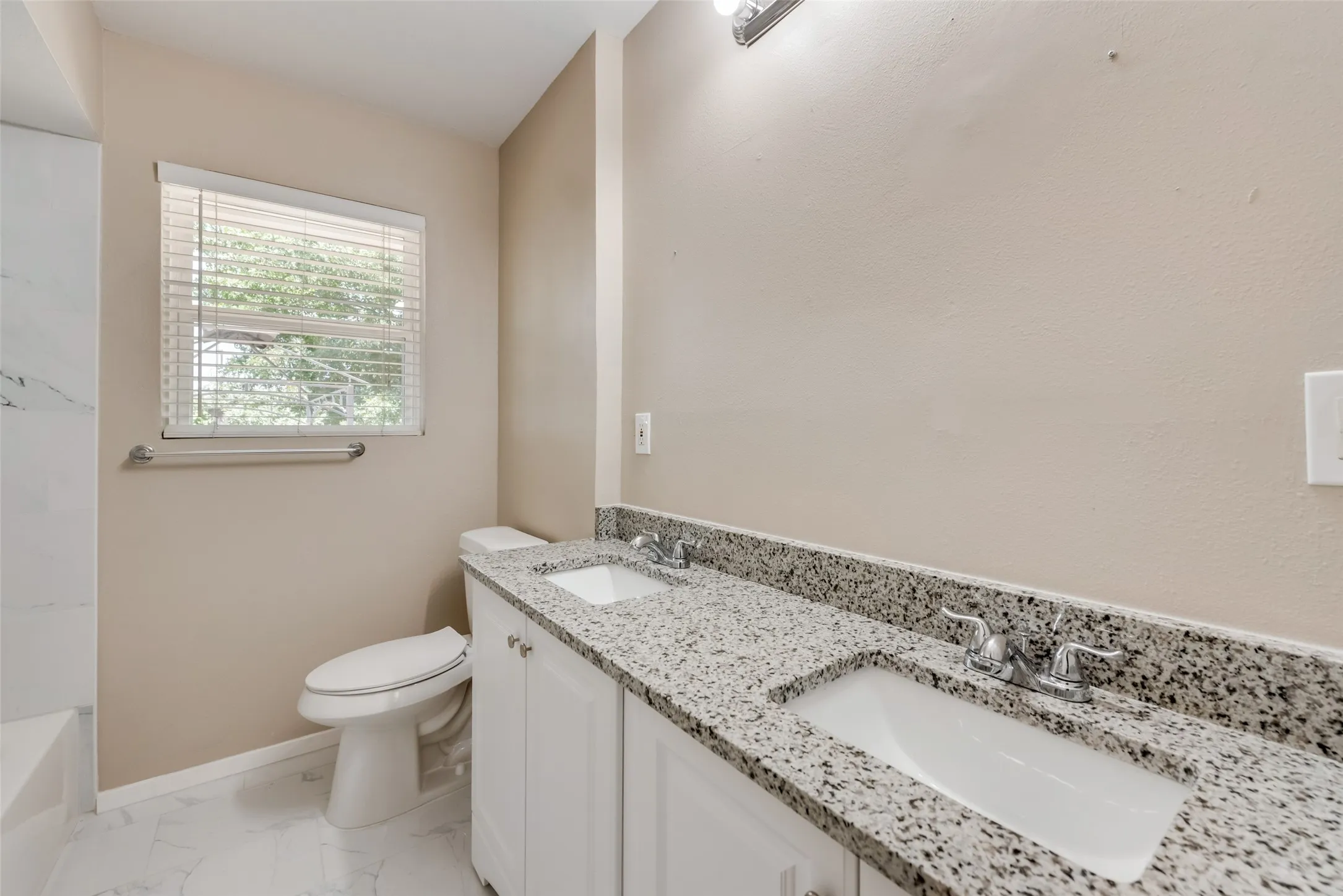 Single Family Residence For Rent in Dallas County , 2629 San Medina Avenue, Dallas, Texas 75228, 3 Bedroom, 2 Bathroom, 2 Garage spaces, 1,545 Sqft, built in 1956, mls#21378759, Real Estate Agent in Dallas, Homes For Rent in Dallas county, Homes For Rent in Dallas, Realtor in Dallas Texas, Real Estate Brokerage Independent Realty Texas, Luminita Cordes Realtor