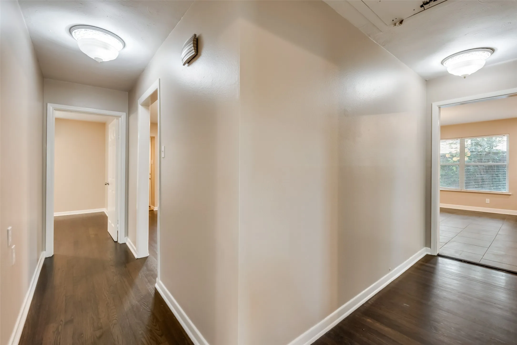 Single Family Residence For Rent in Dallas County , 2629 San Medina Avenue, Dallas, Texas 75228, 3 Bedroom, 2 Bathroom, 2 Garage spaces, 1,545 Sqft, built in 1956, mls#21378759, Real Estate Agent in Dallas, Homes For Rent in Dallas county, Homes For Rent in Dallas, Realtor in Dallas Texas, Real Estate Brokerage Independent Realty Texas, Luminita Cordes Realtor