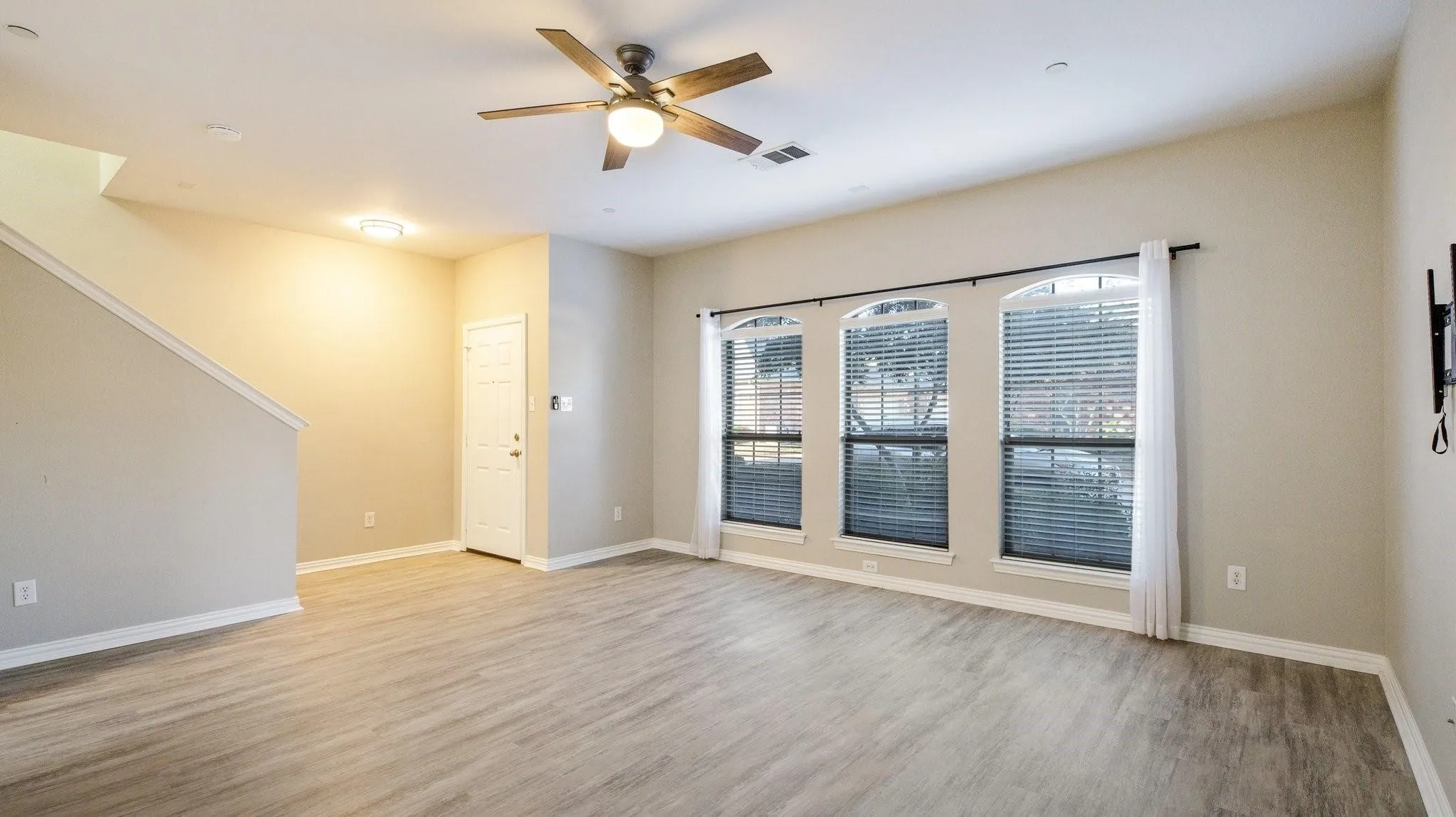 Condominium For Rent in Collin County , 575 S Virginia Hills Drive 1205, Mc Kinney, Texas 75072, 2 Bedroom, 2 Bathroom, 2 Garage spaces, 1,227 Sqft, built in 2005, mls#21373398, Real Estate Agent in Mc Kinney, Homes For Rent in Collin county, Homes For Rent in Mc Kinney, Realtor in Mc Kinney Texas, Real Estate Brokerage Independent Realty Texas, Luminita Cordes Realtor