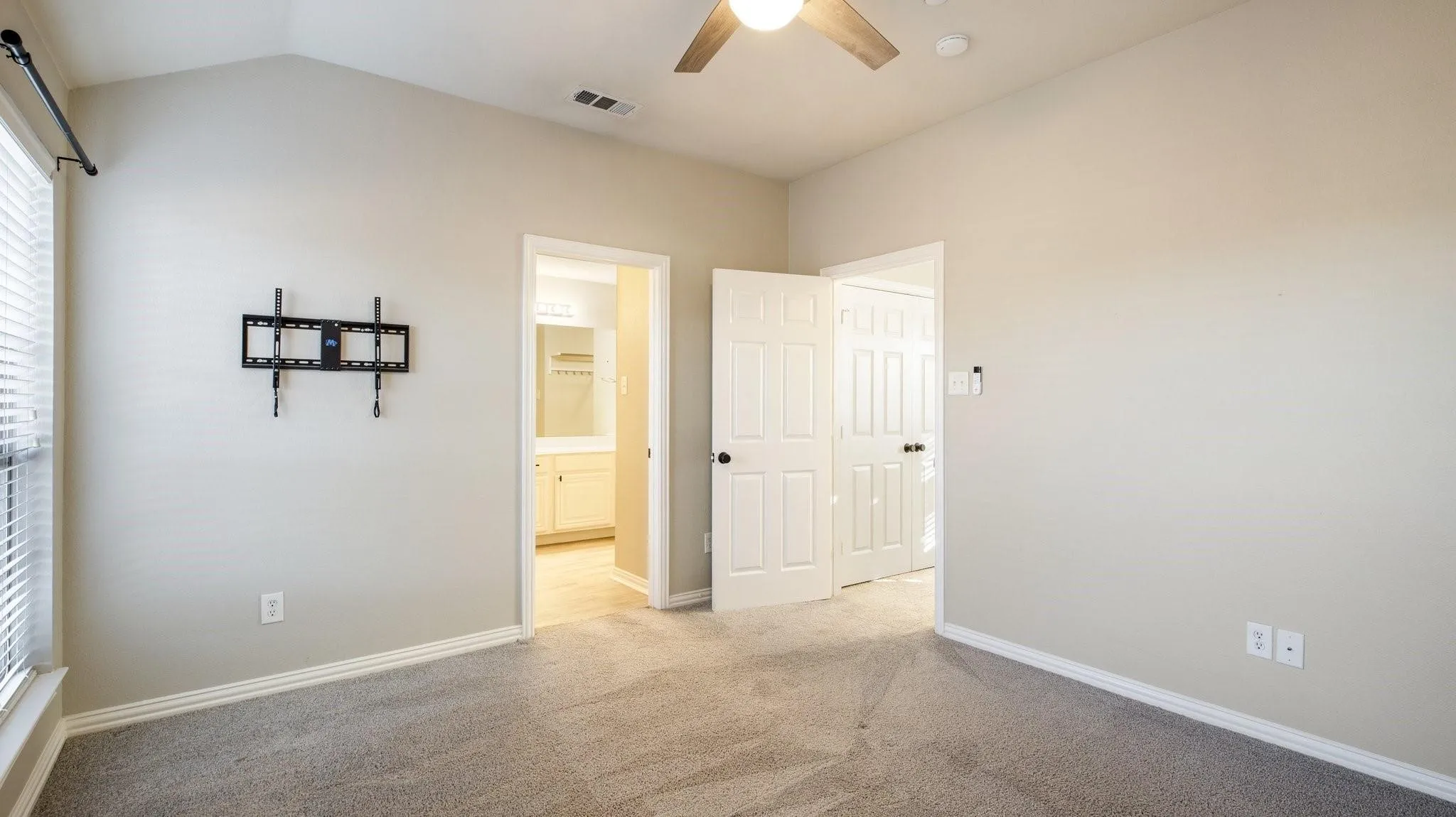 Condominium For Rent in Collin County , 575 S Virginia Hills Drive 1205, Mc Kinney, Texas 75072, 2 Bedroom, 2 Bathroom, 2 Garage spaces, 1,227 Sqft, built in 2005, mls#21373398, Real Estate Agent in Mc Kinney, Homes For Rent in Collin county, Homes For Rent in Mc Kinney, Realtor in Mc Kinney Texas, Real Estate Brokerage Independent Realty Texas, Luminita Cordes Realtor