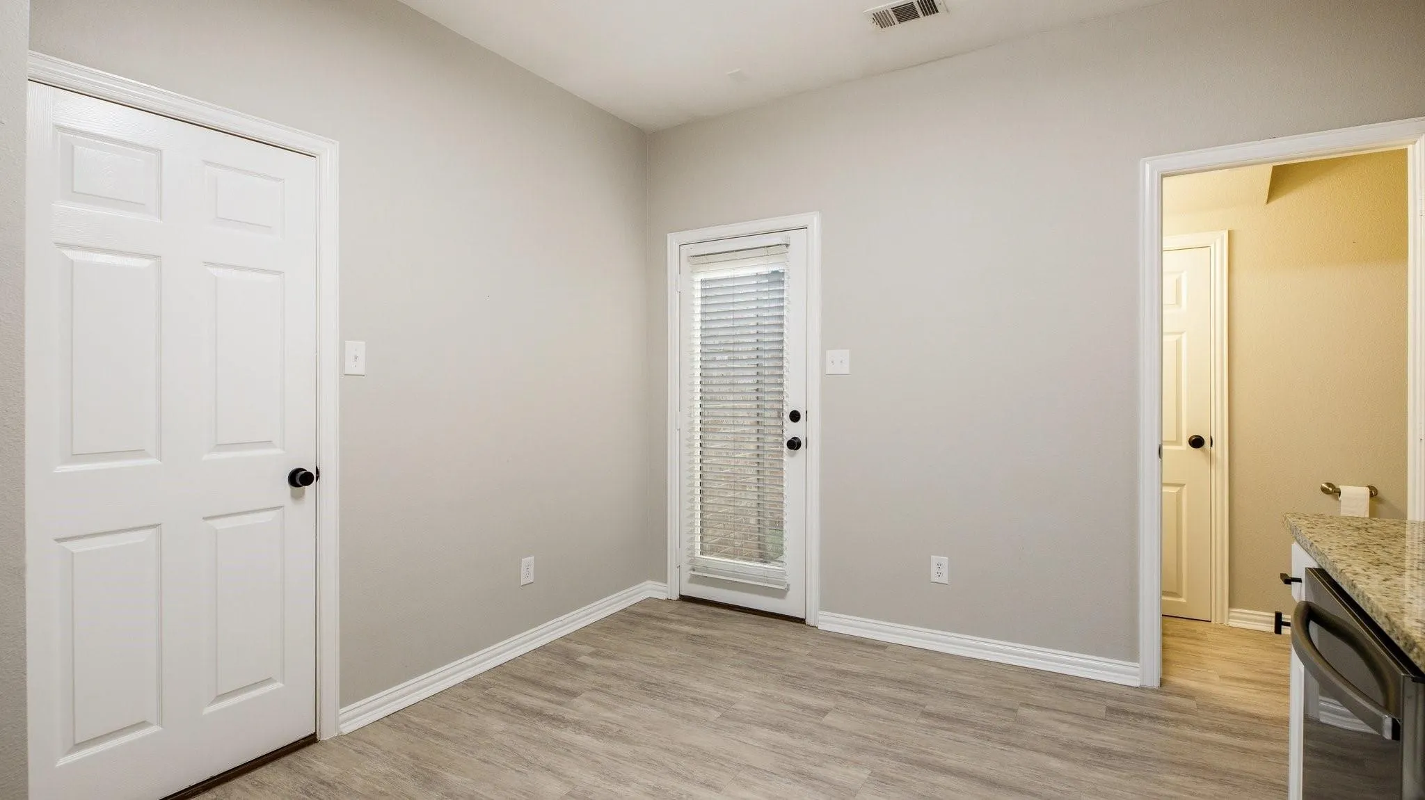 Condominium For Rent in Collin County , 575 S Virginia Hills Drive 1205, Mc Kinney, Texas 75072, 2 Bedroom, 2 Bathroom, 2 Garage spaces, 1,227 Sqft, built in 2005, mls#21373398, Real Estate Agent in Mc Kinney, Homes For Rent in Collin county, Homes For Rent in Mc Kinney, Realtor in Mc Kinney Texas, Real Estate Brokerage Independent Realty Texas, Luminita Cordes Realtor