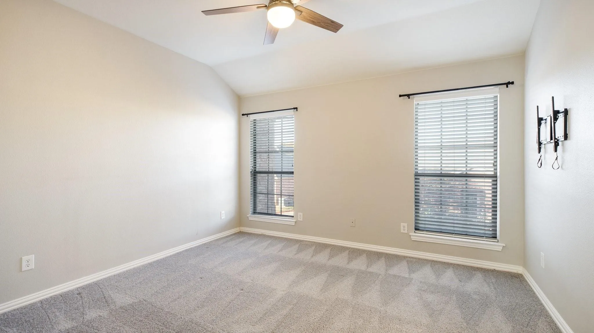 Condominium For Rent in Collin County , 575 S Virginia Hills Drive 1205, Mc Kinney, Texas 75072, 2 Bedroom, 2 Bathroom, 2 Garage spaces, 1,227 Sqft, built in 2005, mls#21373398, Real Estate Agent in Mc Kinney, Homes For Rent in Collin county, Homes For Rent in Mc Kinney, Realtor in Mc Kinney Texas, Real Estate Brokerage Independent Realty Texas, Luminita Cordes Realtor