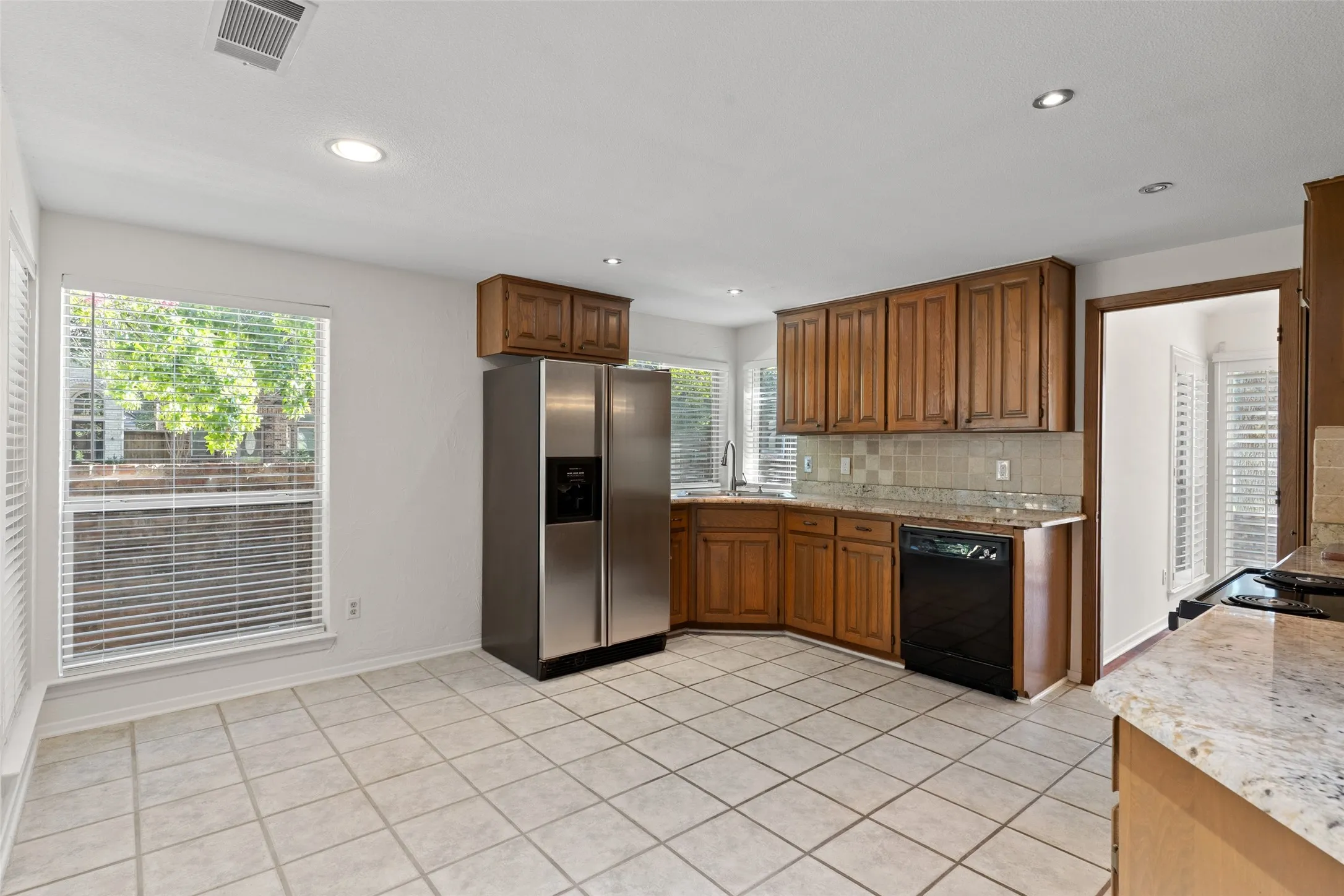 Single Family Residence For Sale in Collin County , 17663 Sunmeadow Drive, Dallas, Texas 75252, 2 Bedroom, 2 Bathroom, 2 Garage spaces, 1,823 Sqft, built in 1983, mls#21376648, Real Estate Agent in Dallas, Homes For Sale in Collin county, Homes For Sale in Dallas, Realtor in Dallas Texas, Real Estate Brokerage Independent Realty Texas, Luminita Cordes Realtor