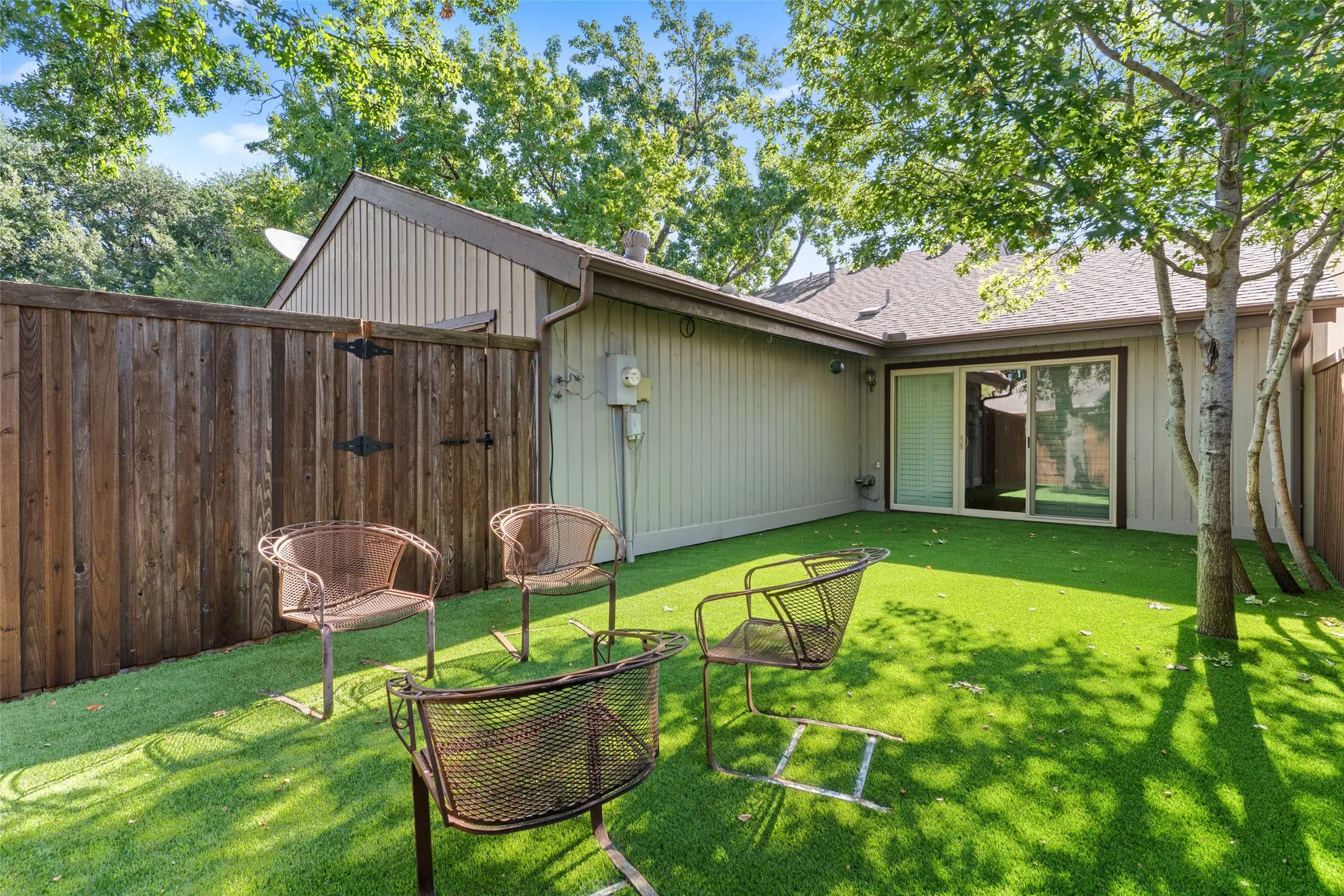 Single Family Residence For Sale in Collin County , 17663 Sunmeadow Drive, Dallas, Texas 75252, 2 Bedroom, 2 Bathroom, 2 Garage spaces, 1,823 Sqft, built in 1983, mls#21376648, Real Estate Agent in Dallas, Homes For Sale in Collin county, Homes For Sale in Dallas, Realtor in Dallas Texas, Real Estate Brokerage Independent Realty Texas, Luminita Cordes Realtor