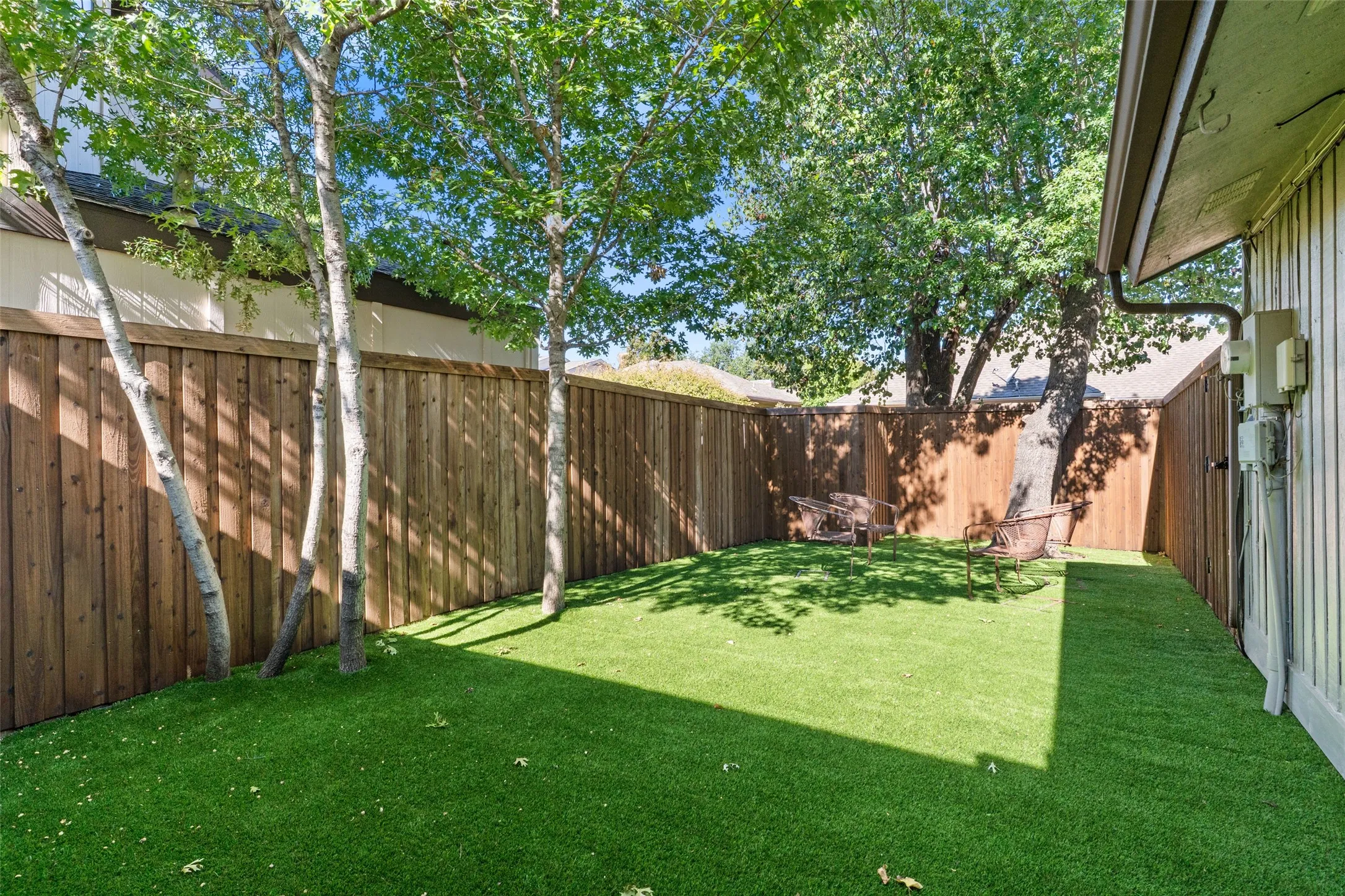 Single Family Residence For Sale in Collin County , 17663 Sunmeadow Drive, Dallas, Texas 75252, 2 Bedroom, 2 Bathroom, 2 Garage spaces, 1,823 Sqft, built in 1983, mls#21376648, Real Estate Agent in Dallas, Homes For Sale in Collin county, Homes For Sale in Dallas, Realtor in Dallas Texas, Real Estate Brokerage Independent Realty Texas, Luminita Cordes Realtor