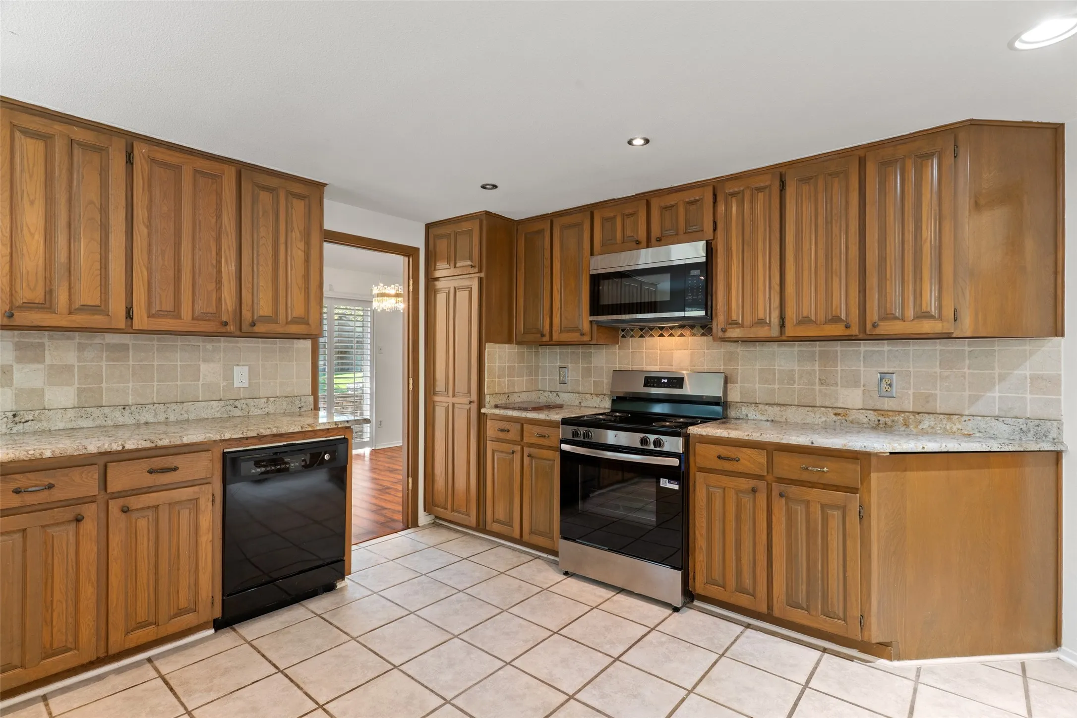 Single Family Residence For Sale in Collin County , 17663 Sunmeadow Drive, Dallas, Texas 75252, 2 Bedroom, 2 Bathroom, 2 Garage spaces, 1,823 Sqft, built in 1983, mls#21376648, Real Estate Agent in Dallas, Homes For Sale in Collin county, Homes For Sale in Dallas, Realtor in Dallas Texas, Real Estate Brokerage Independent Realty Texas, Luminita Cordes Realtor