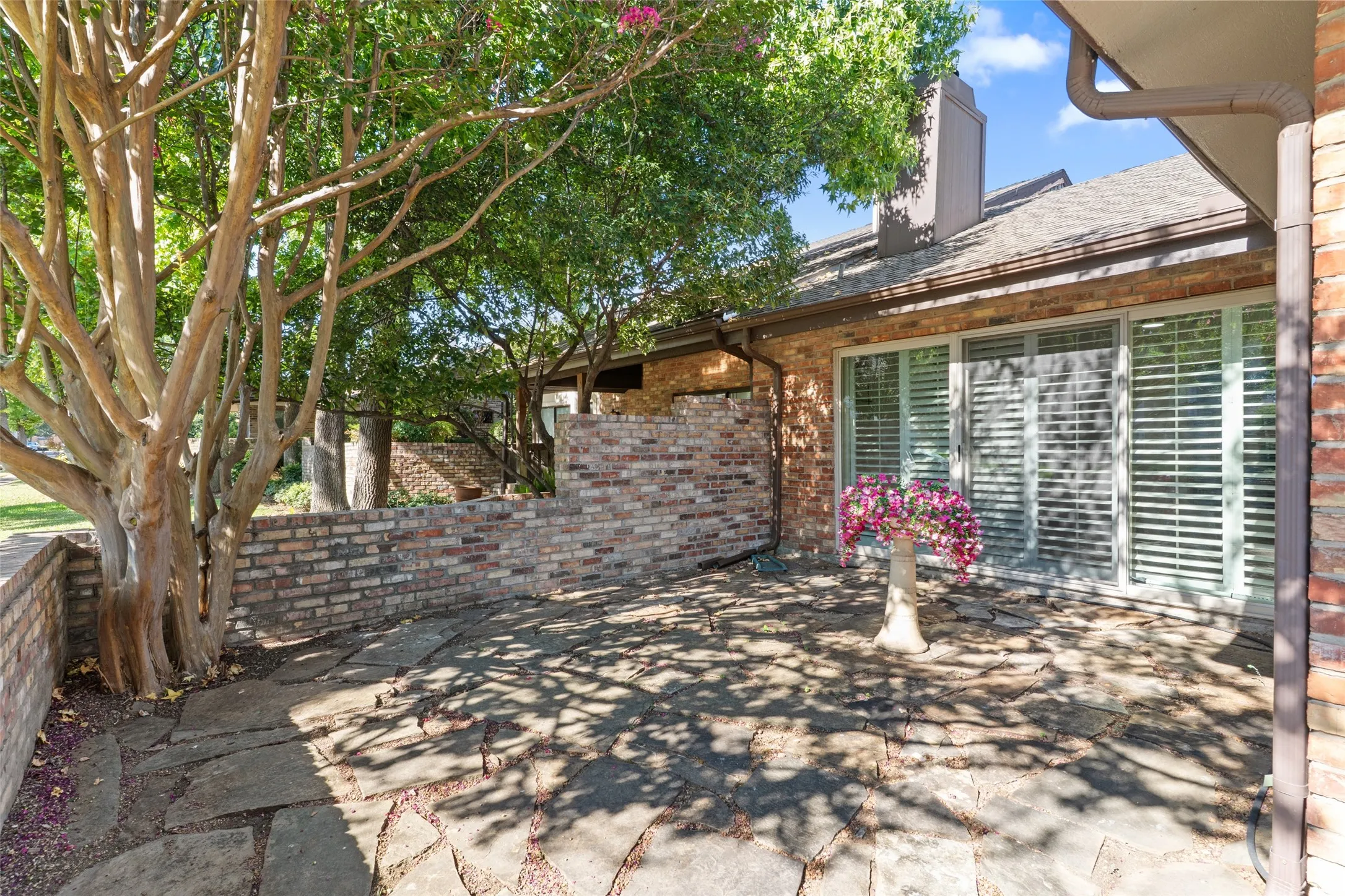 Single Family Residence For Sale in Collin County , 17663 Sunmeadow Drive, Dallas, Texas 75252, 2 Bedroom, 2 Bathroom, 2 Garage spaces, 1,823 Sqft, built in 1983, mls#21376648, Real Estate Agent in Dallas, Homes For Sale in Collin county, Homes For Sale in Dallas, Realtor in Dallas Texas, Real Estate Brokerage Independent Realty Texas, Luminita Cordes Realtor