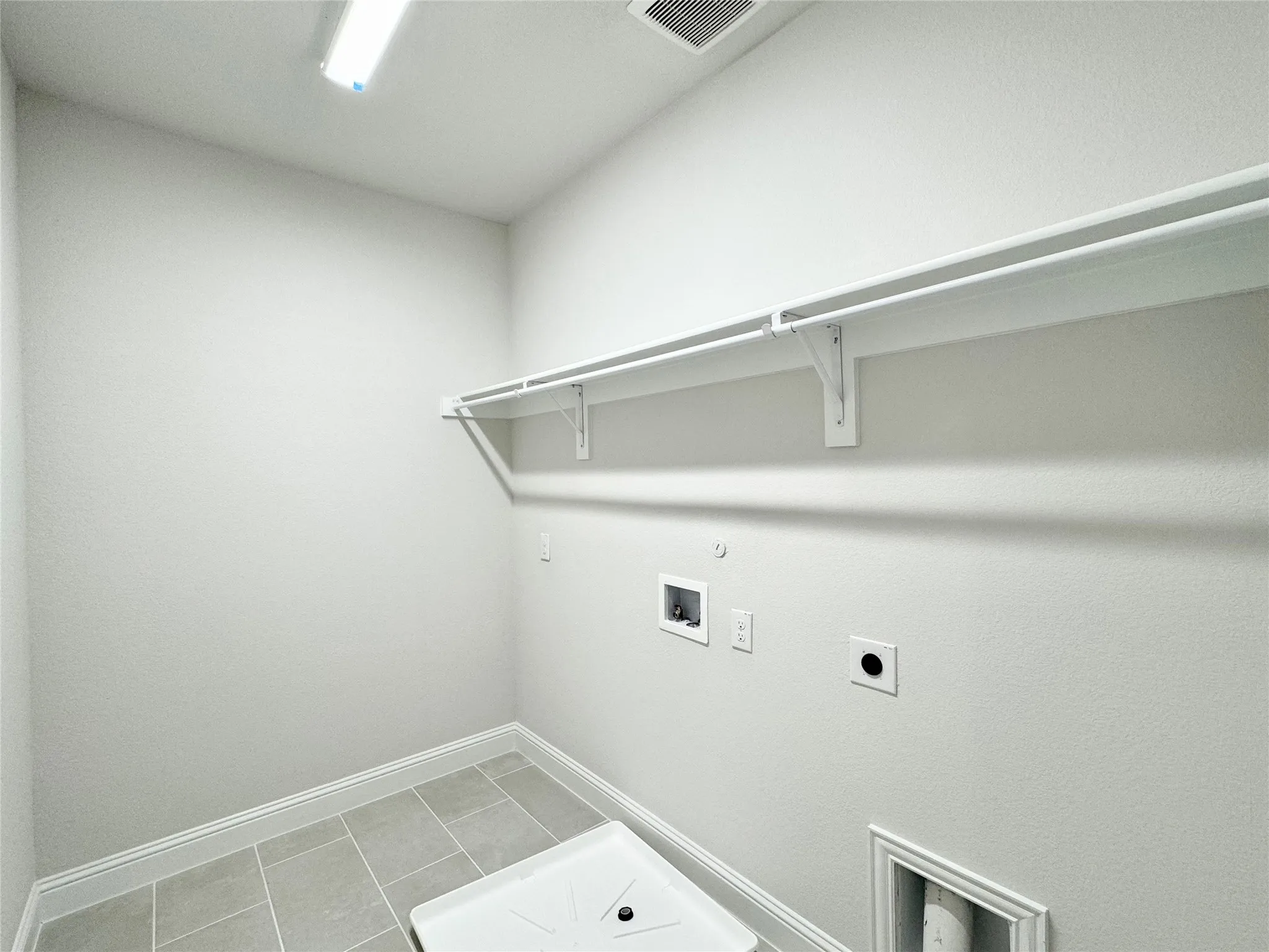 Townhouse For Rent in Dallas County , 7837 Bayside Drive, Rowlett, Texas 75088, 4 Bedroom, 4 Bathroom, 2 Garage spaces, 2,273 Sqft, built in 2023, mls#21378754, Real Estate Agent in Rowlett, Homes For Rent in Dallas county, Homes For Rent in Rowlett, Realtor in Rowlett Texas, Real Estate Brokerage Independent Realty Texas, Luminita Cordes Realtor