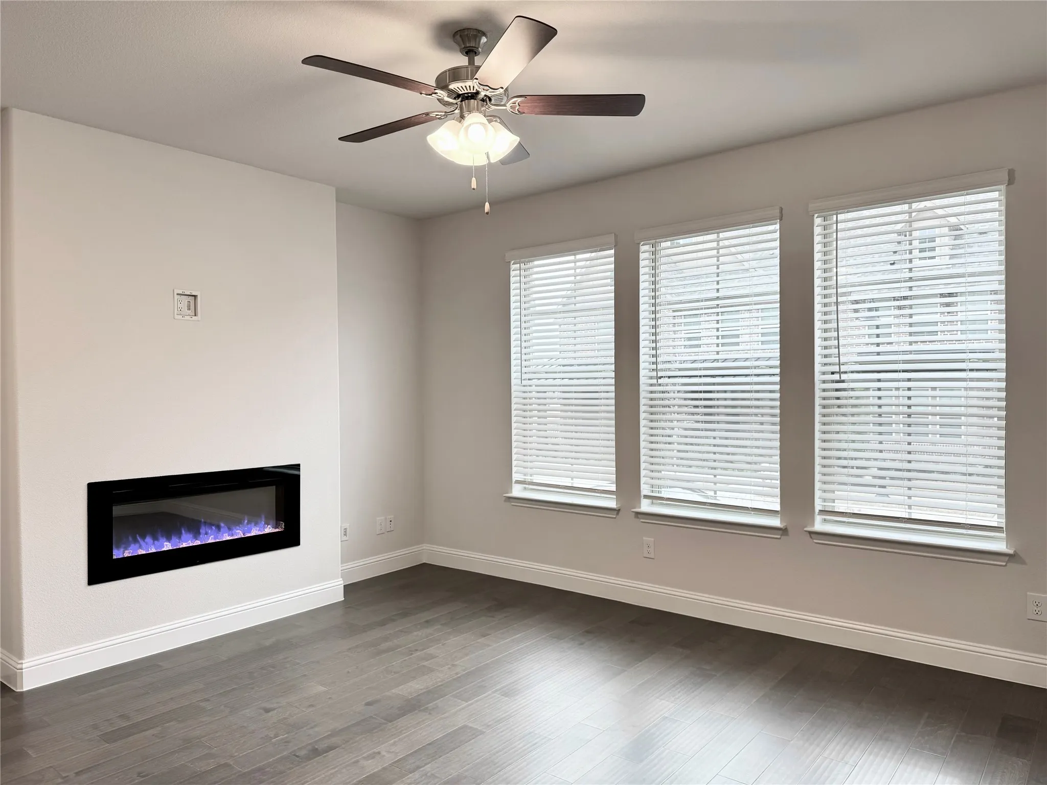 Townhouse For Rent in Dallas County , 7837 Bayside Drive, Rowlett, Texas 75088, 4 Bedroom, 4 Bathroom, 2 Garage spaces, 2,273 Sqft, built in 2023, mls#21378754, Real Estate Agent in Rowlett, Homes For Rent in Dallas county, Homes For Rent in Rowlett, Realtor in Rowlett Texas, Real Estate Brokerage Independent Realty Texas, Luminita Cordes Realtor