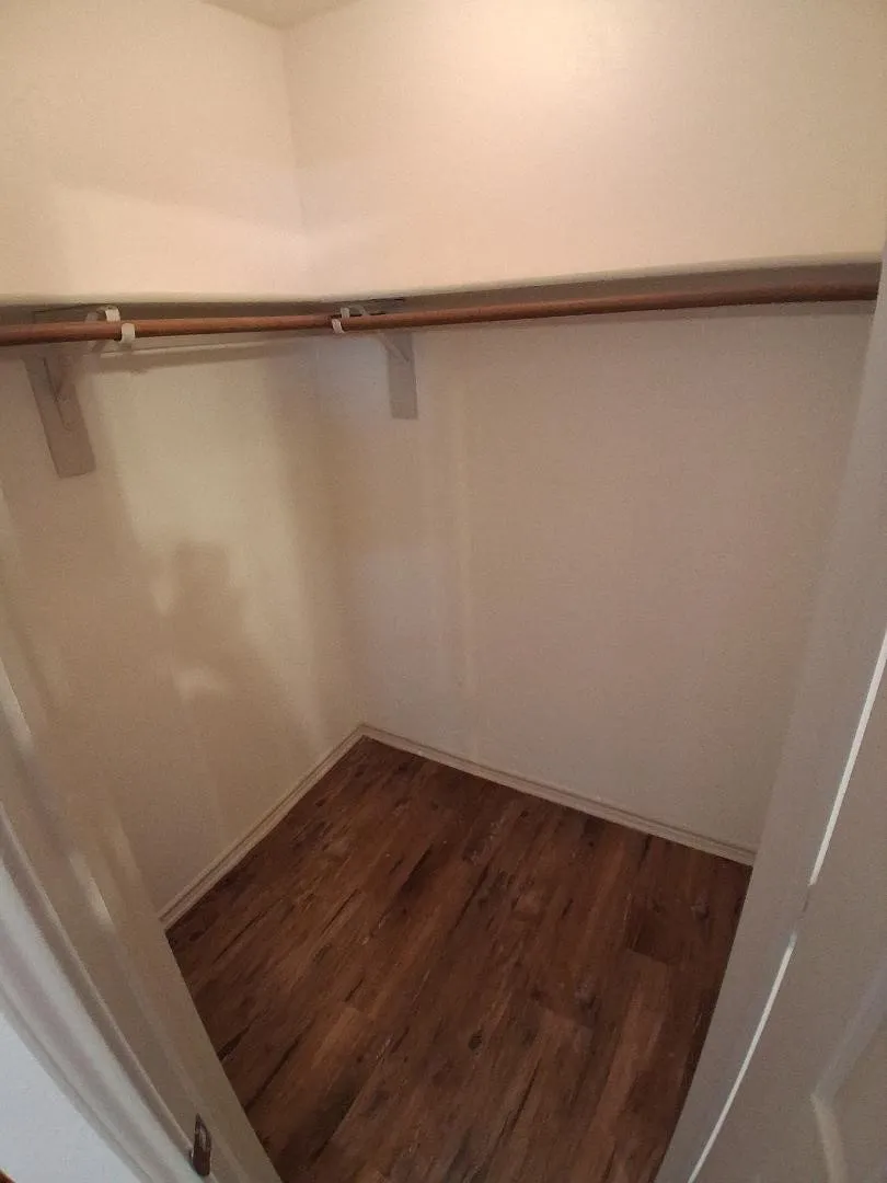 Single Family Residence For Rent in Tarrant County , 404 Benjamin Lane, Arlington, Texas 76002, 3 Bedroom, 3 Bathroom, 2 Garage spaces, 1,482 Sqft, built in 1984, mls#21376603, Real Estate Agent in Arlington, Homes For Rent in Tarrant county, Homes For Rent in Arlington, Realtor in Arlington Texas, Real Estate Brokerage Independent Realty Texas, Luminita Cordes Realtor