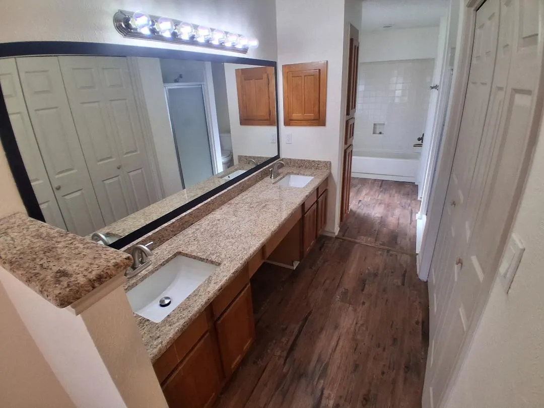 Single Family Residence For Rent in Tarrant County , 404 Benjamin Lane, Arlington, Texas 76002, 3 Bedroom, 3 Bathroom, 2 Garage spaces, 1,482 Sqft, built in 1984, mls#21376603, Real Estate Agent in Arlington, Homes For Rent in Tarrant county, Homes For Rent in Arlington, Realtor in Arlington Texas, Real Estate Brokerage Independent Realty Texas, Luminita Cordes Realtor