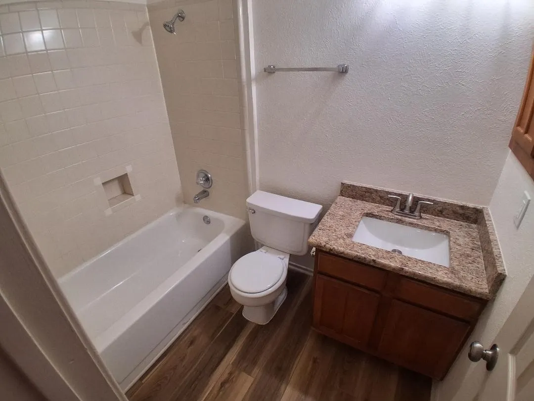 Single Family Residence For Rent in Tarrant County , 404 Benjamin Lane, Arlington, Texas 76002, 3 Bedroom, 3 Bathroom, 2 Garage spaces, 1,482 Sqft, built in 1984, mls#21376603, Real Estate Agent in Arlington, Homes For Rent in Tarrant county, Homes For Rent in Arlington, Realtor in Arlington Texas, Real Estate Brokerage Independent Realty Texas, Luminita Cordes Realtor