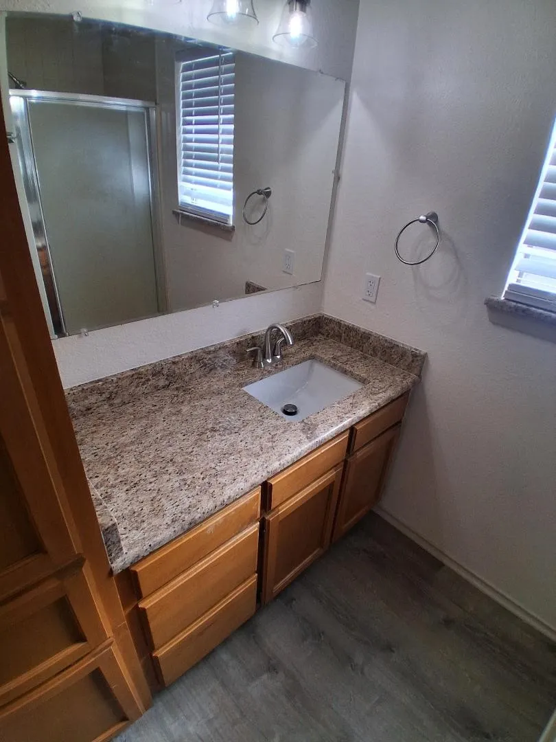 Single Family Residence For Rent in Tarrant County , 404 Benjamin Lane, Arlington, Texas 76002, 3 Bedroom, 3 Bathroom, 2 Garage spaces, 1,482 Sqft, built in 1984, mls#21376603, Real Estate Agent in Arlington, Homes For Rent in Tarrant county, Homes For Rent in Arlington, Realtor in Arlington Texas, Real Estate Brokerage Independent Realty Texas, Luminita Cordes Realtor