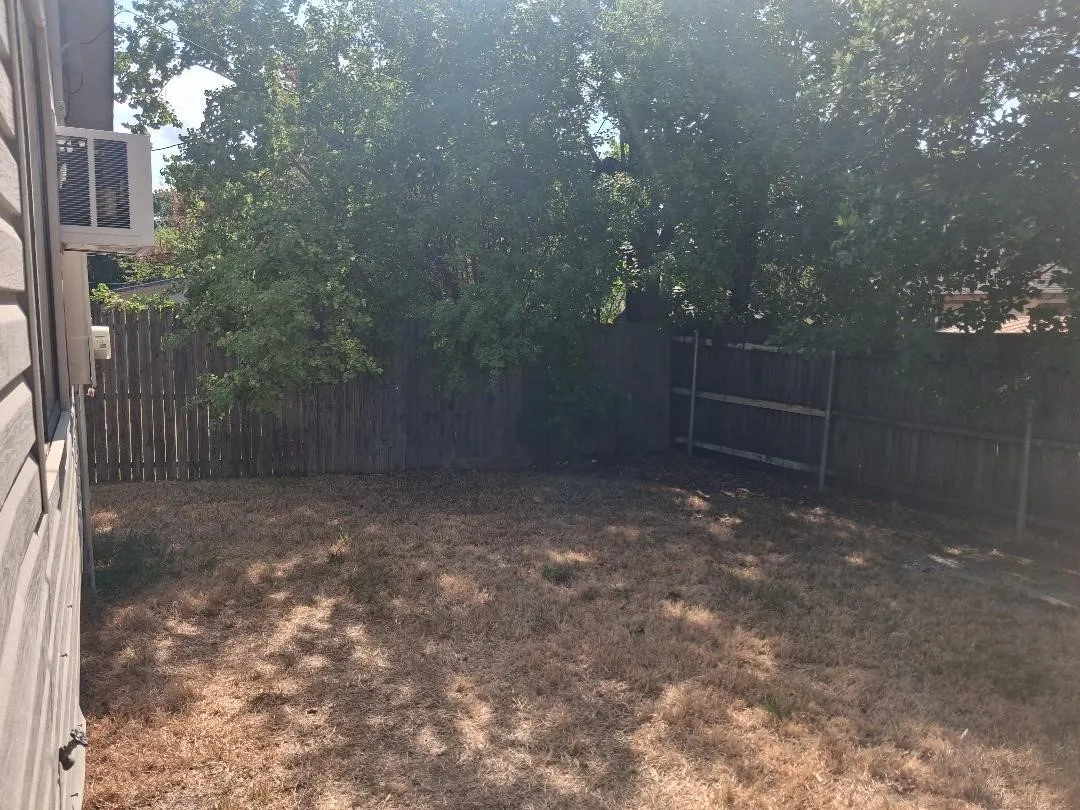 Single Family Residence For Rent in Tarrant County , 404 Benjamin Lane, Arlington, Texas 76002, 3 Bedroom, 3 Bathroom, 2 Garage spaces, 1,482 Sqft, built in 1984, mls#21376603, Real Estate Agent in Arlington, Homes For Rent in Tarrant county, Homes For Rent in Arlington, Realtor in Arlington Texas, Real Estate Brokerage Independent Realty Texas, Luminita Cordes Realtor