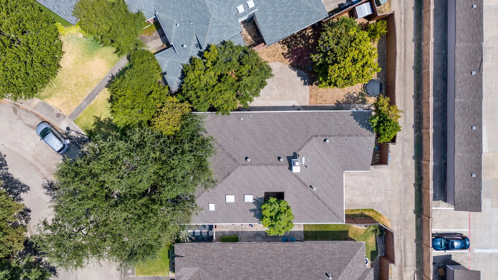 Single Family Residence For Sale in Dallas County , 16618 Cleary Circle, Dallas, Texas 75248, 3 Bedroom, 2 Bathroom, 2 Garage spaces, 1,969 Sqft, built in 1984, mls#21371839, Real Estate Agent in Dallas, Homes For Sale in Dallas county, Homes For Sale in Dallas, Realtor in Dallas Texas, Real Estate Brokerage Independent Realty Texas, Luminita Cordes Realtor