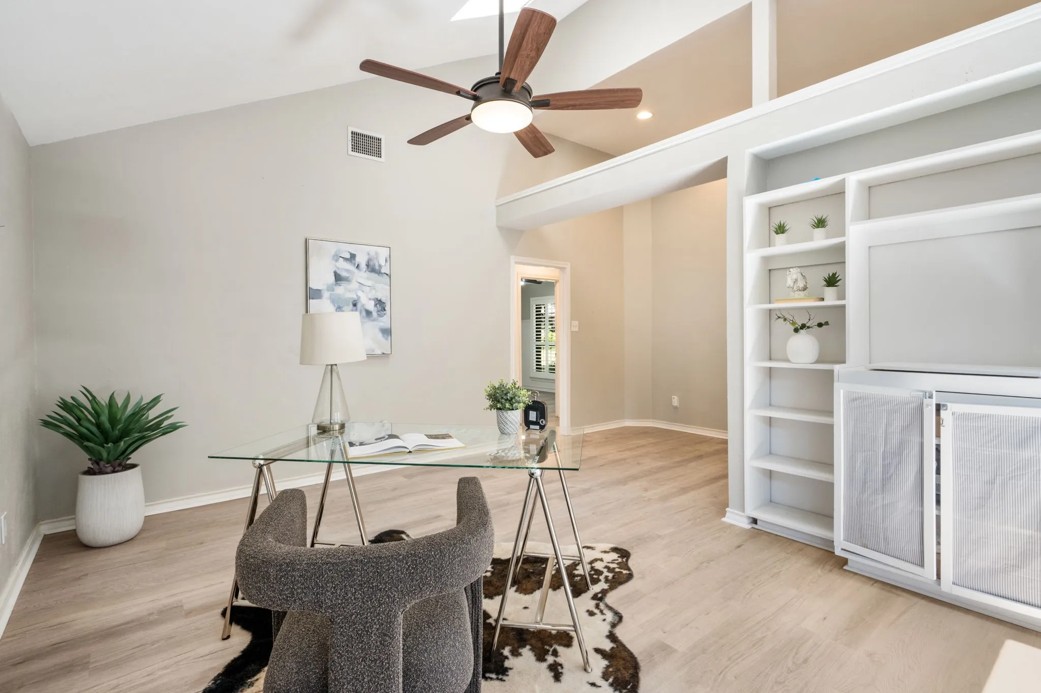 Single Family Residence For Sale in Dallas County , 16618 Cleary Circle, Dallas, Texas 75248, 3 Bedroom, 2 Bathroom, 2 Garage spaces, 1,969 Sqft, built in 1984, mls#21371839, Real Estate Agent in Dallas, Homes For Sale in Dallas county, Homes For Sale in Dallas, Realtor in Dallas Texas, Real Estate Brokerage Independent Realty Texas, Luminita Cordes Realtor