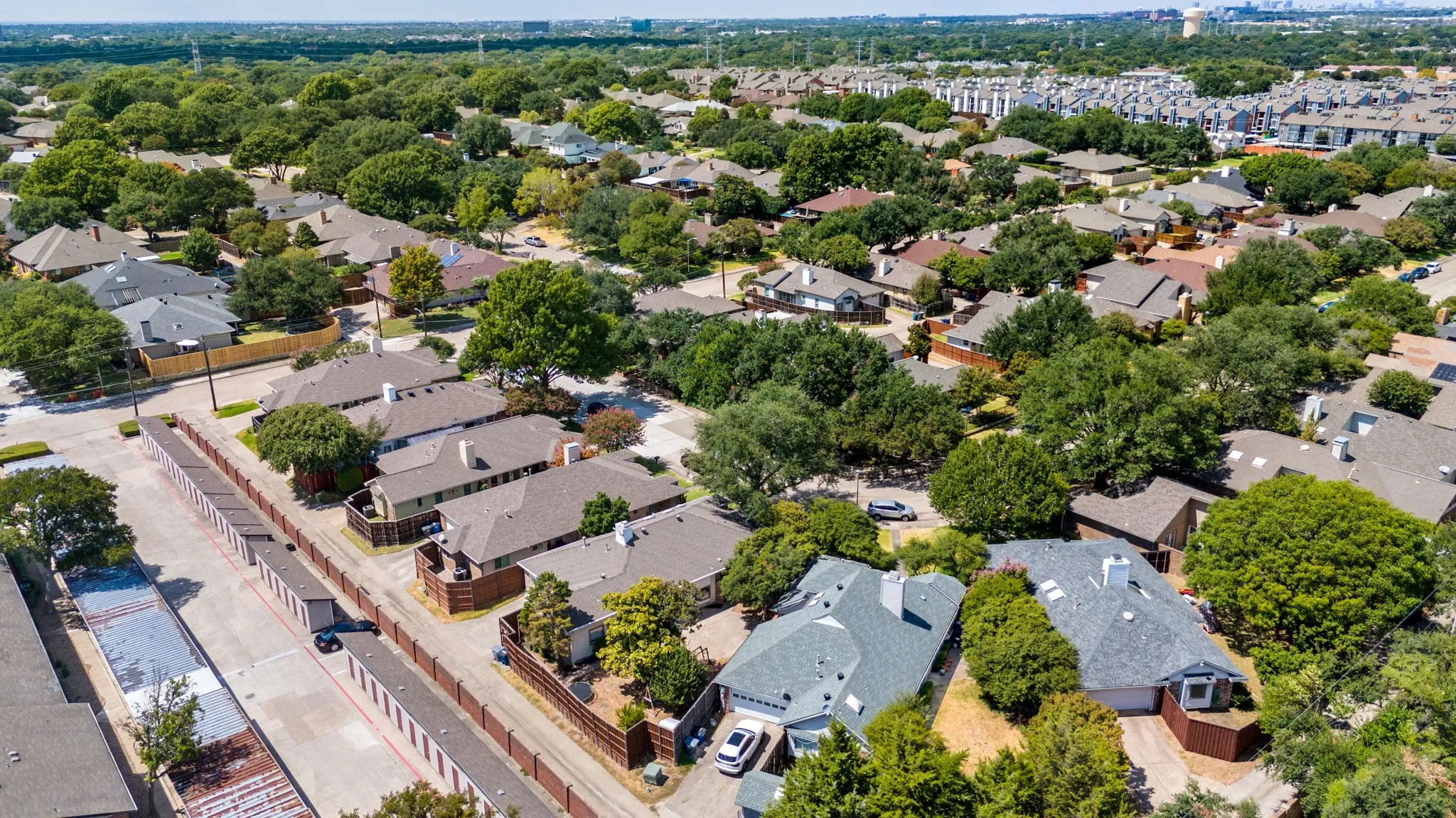 Single Family Residence For Sale in Dallas County , 16618 Cleary Circle, Dallas, Texas 75248, 3 Bedroom, 2 Bathroom, 2 Garage spaces, 1,969 Sqft, built in 1984, mls#21371839, Real Estate Agent in Dallas, Homes For Sale in Dallas county, Homes For Sale in Dallas, Realtor in Dallas Texas, Real Estate Brokerage Independent Realty Texas, Luminita Cordes Realtor