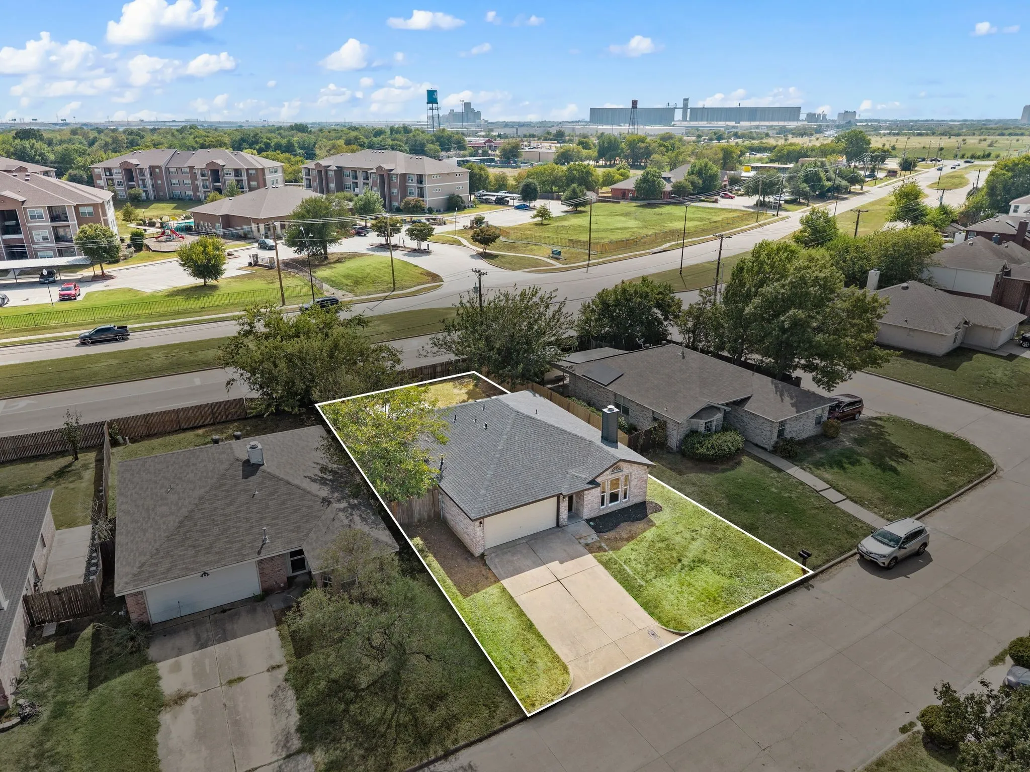 Single Family Residence For Sale in Tarrant County , 1804 Canyon Ridge Street, Fort Worth, Texas 76131, 3 Bedroom, 2 Bathroom, 2 Garage spaces, 1,428 Sqft, built in 1998, mls#21377175, Real Estate Agent in Fort Worth, Homes For Sale in Tarrant county, Homes For Sale in Fort Worth, Realtor in Fort Worth Texas, Real Estate Brokerage Independent Realty Texas, Luminita Cordes Realtor