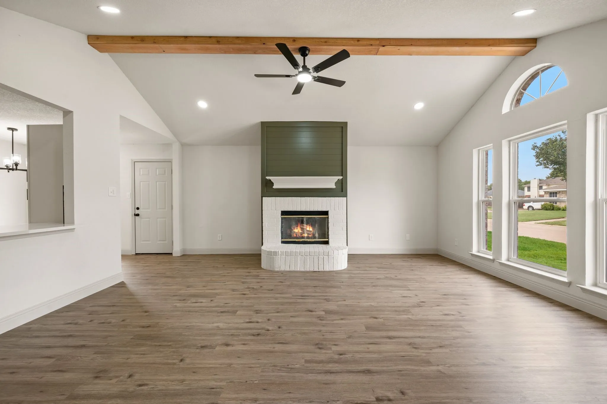 Single Family Residence For Sale in Tarrant County , 1804 Canyon Ridge Street, Fort Worth, Texas 76131, 3 Bedroom, 2 Bathroom, 2 Garage spaces, 1,428 Sqft, built in 1998, mls#21377175, Real Estate Agent in Fort Worth, Homes For Sale in Tarrant county, Homes For Sale in Fort Worth, Realtor in Fort Worth Texas, Real Estate Brokerage Independent Realty Texas, Luminita Cordes Realtor