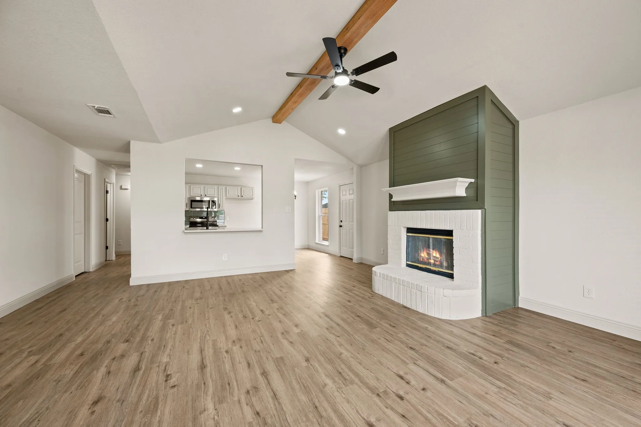 Single Family Residence For Sale in Tarrant County , 1804 Canyon Ridge Street, Fort Worth, Texas 76131, 3 Bedroom, 2 Bathroom, 2 Garage spaces, 1,428 Sqft, built in 1998, mls#21377175, Real Estate Agent in Fort Worth, Homes For Sale in Tarrant county, Homes For Sale in Fort Worth, Realtor in Fort Worth Texas, Real Estate Brokerage Independent Realty Texas, Luminita Cordes Realtor