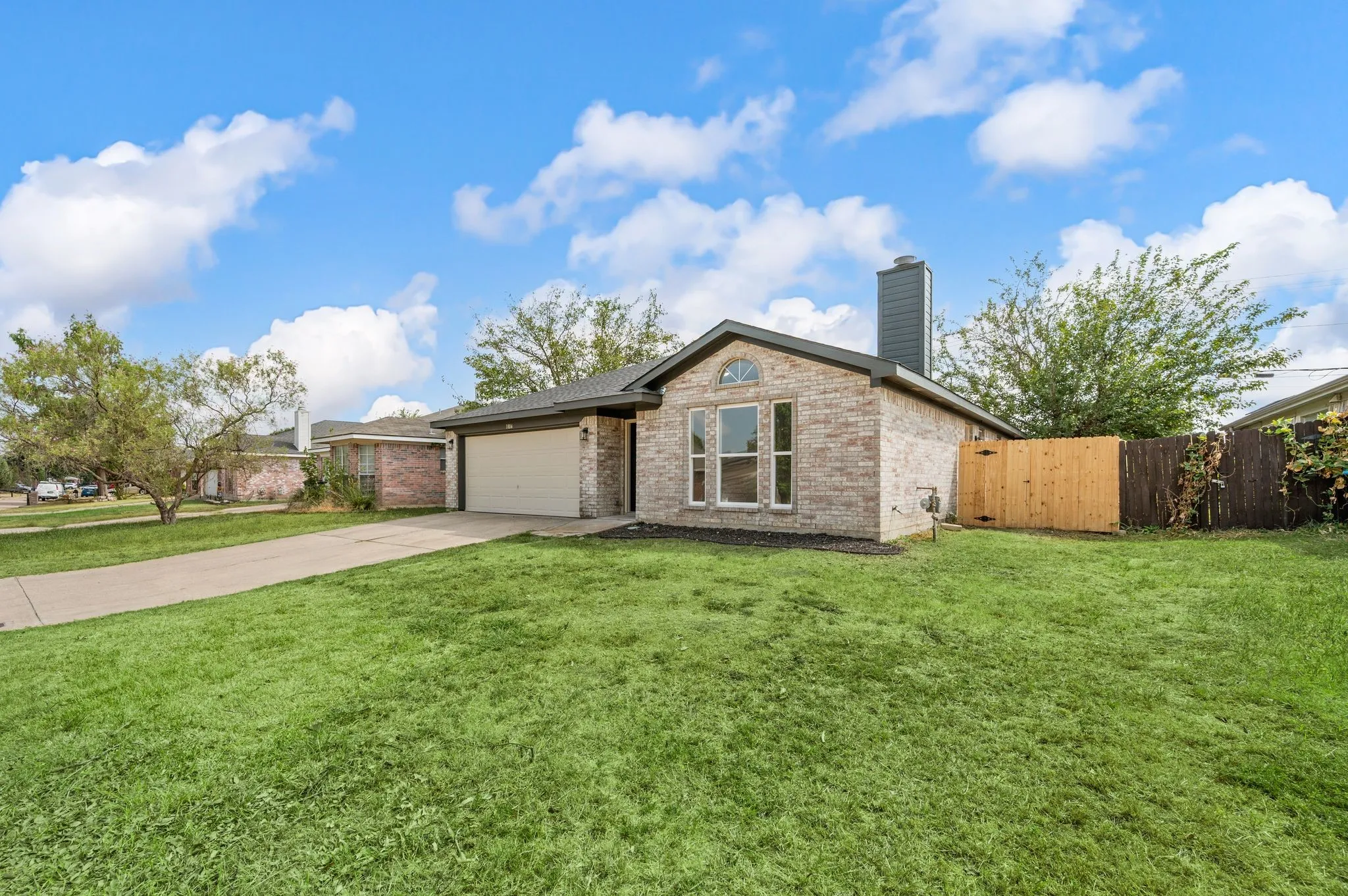 Single Family Residence For Sale in Tarrant County , 1804 Canyon Ridge Street, Fort Worth, Texas 76131, 3 Bedroom, 2 Bathroom, 2 Garage spaces, 1,428 Sqft, built in 1998, mls#21377175, Real Estate Agent in Fort Worth, Homes For Sale in Tarrant county, Homes For Sale in Fort Worth, Realtor in Fort Worth Texas, Real Estate Brokerage Independent Realty Texas, Luminita Cordes Realtor