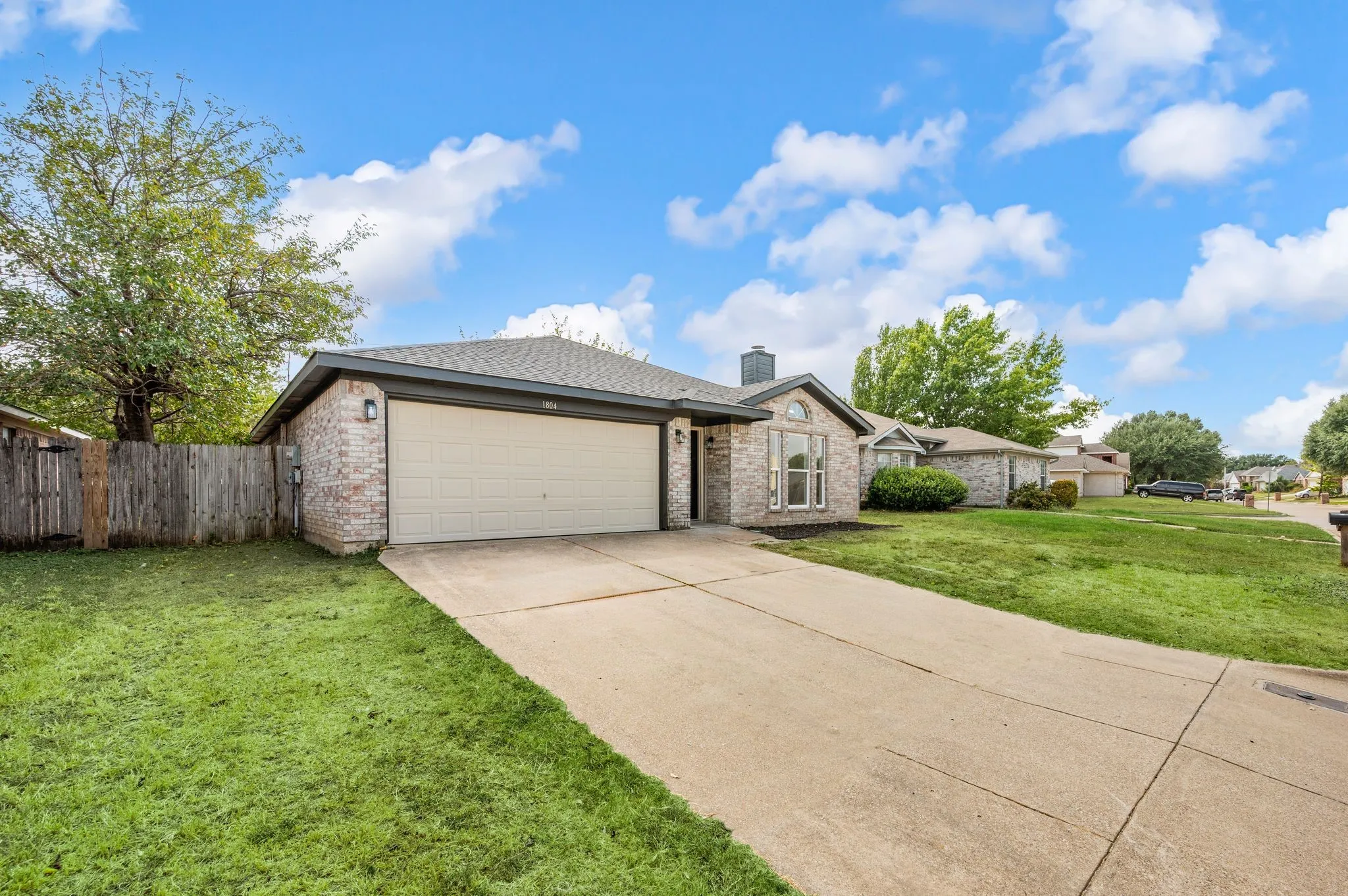 Single Family Residence For Sale in Tarrant County , 1804 Canyon Ridge Street, Fort Worth, Texas 76131, 3 Bedroom, 2 Bathroom, 2 Garage spaces, 1,428 Sqft, built in 1998, mls#21377175, Real Estate Agent in Fort Worth, Homes For Sale in Tarrant county, Homes For Sale in Fort Worth, Realtor in Fort Worth Texas, Real Estate Brokerage Independent Realty Texas, Luminita Cordes Realtor