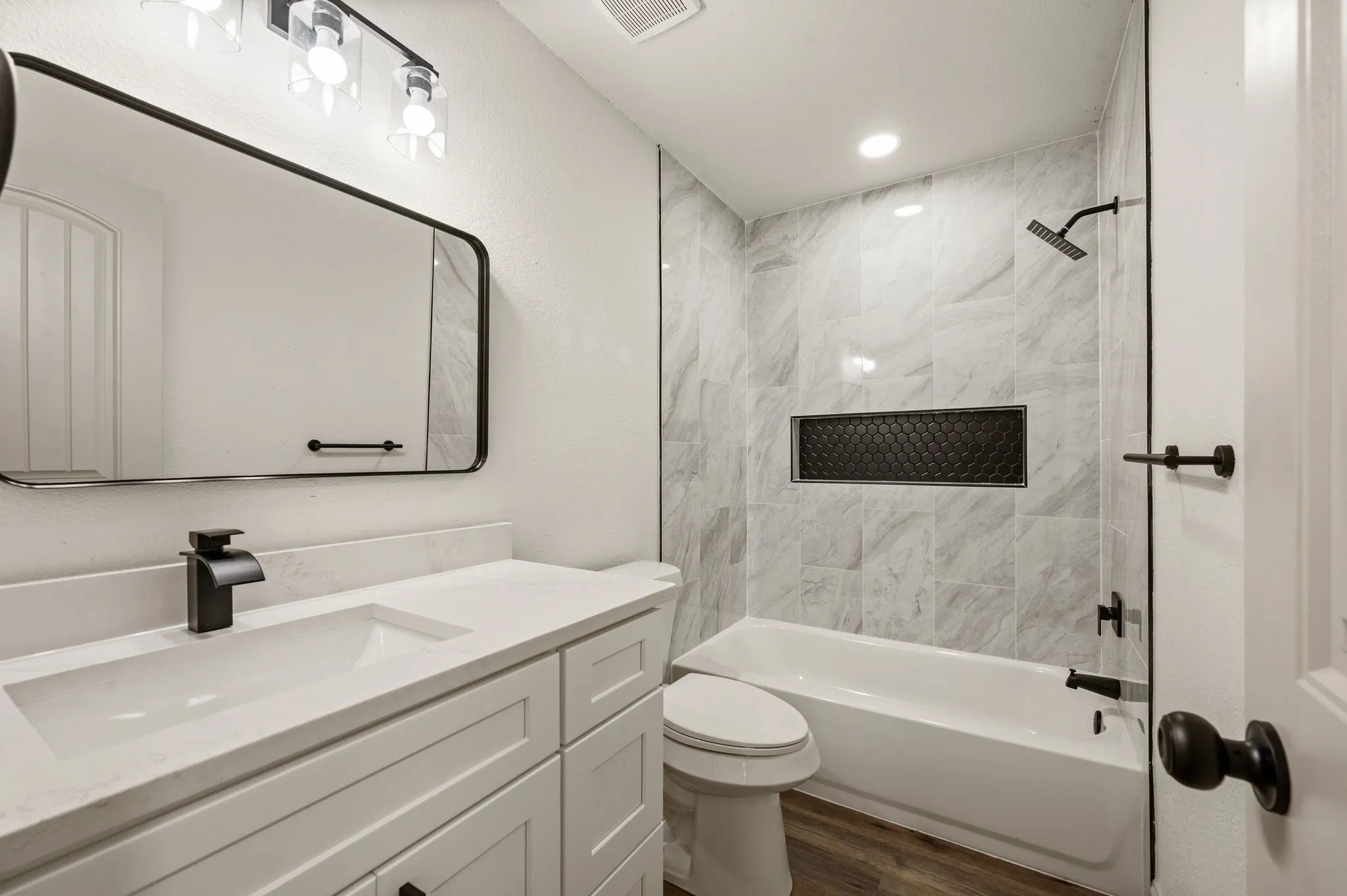 Single Family Residence For Sale in Tarrant County , 1804 Canyon Ridge Street, Fort Worth, Texas 76131, 3 Bedroom, 2 Bathroom, 2 Garage spaces, 1,428 Sqft, built in 1998, mls#21377175, Real Estate Agent in Fort Worth, Homes For Sale in Tarrant county, Homes For Sale in Fort Worth, Realtor in Fort Worth Texas, Real Estate Brokerage Independent Realty Texas, Luminita Cordes Realtor